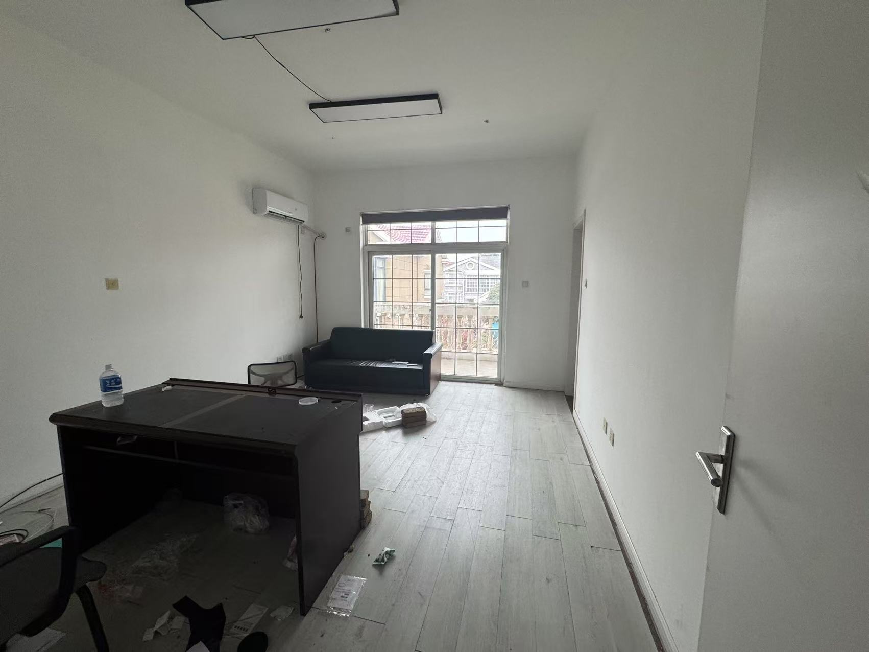 星湖花园 5室2厅2卫 395m&sup2;
