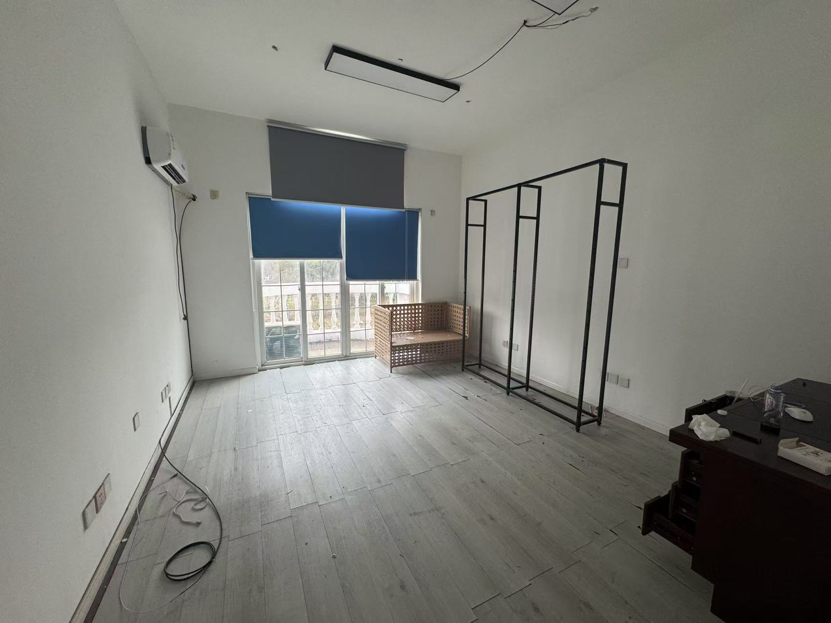 星湖花园 5室2厅2卫 395m&sup2;