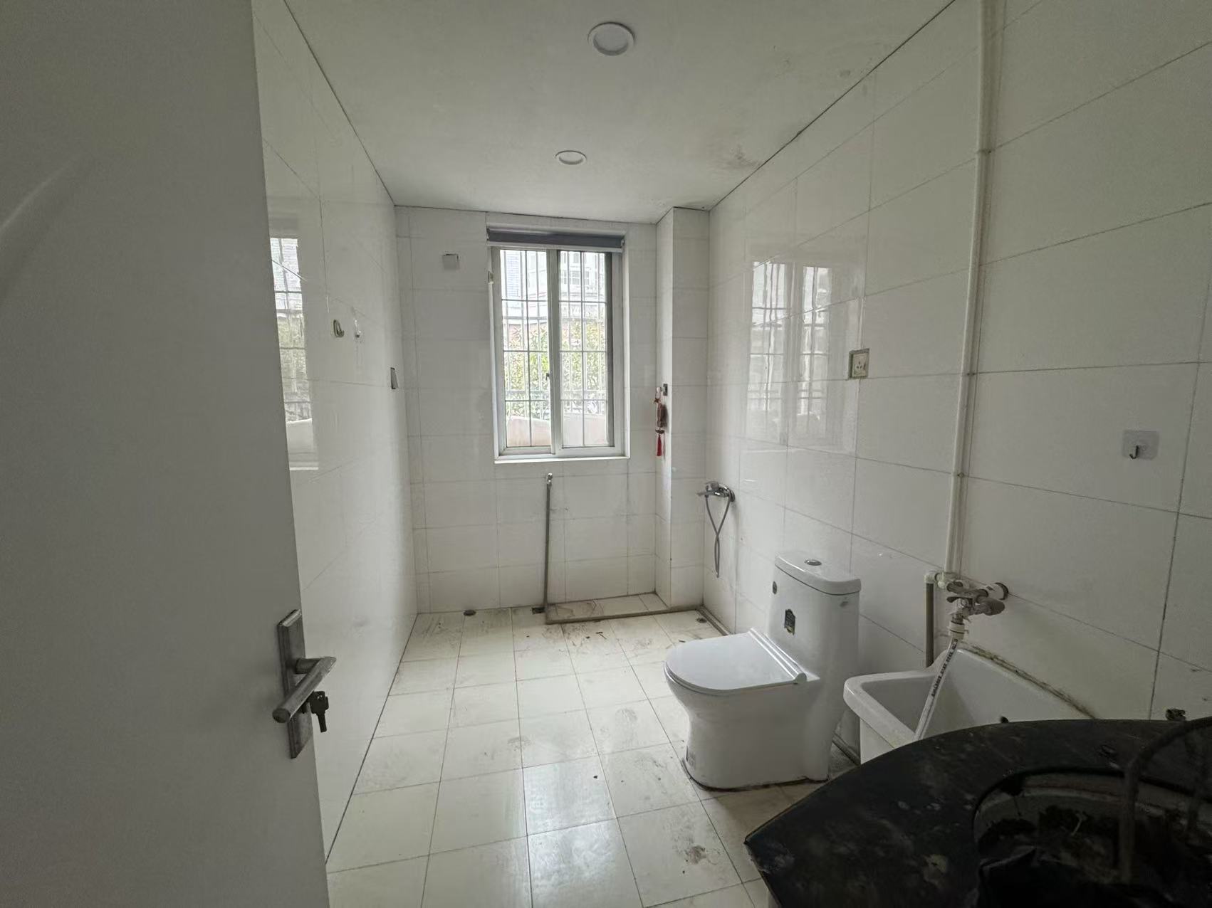星湖花园 5室2厅2卫 395m&sup2;