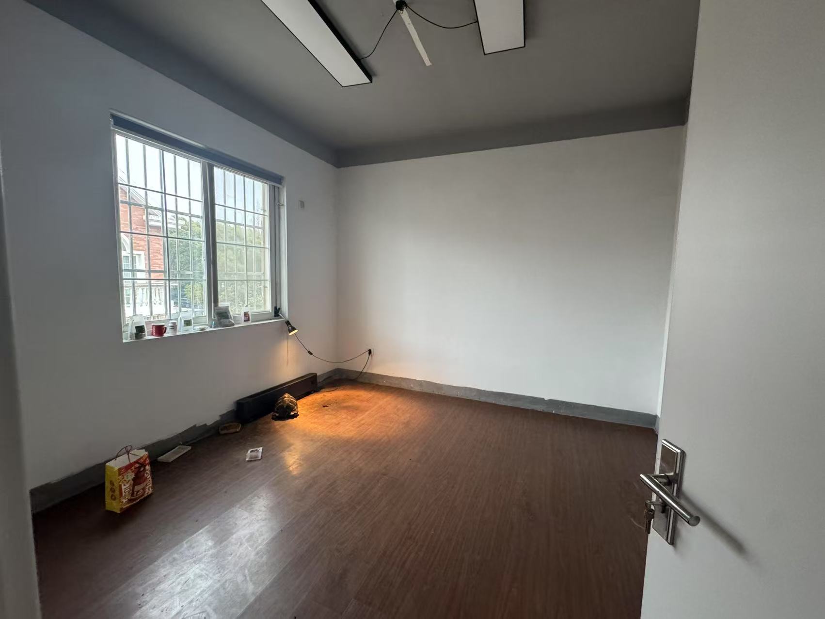 星湖花园 5室2厅2卫 395m&sup2;