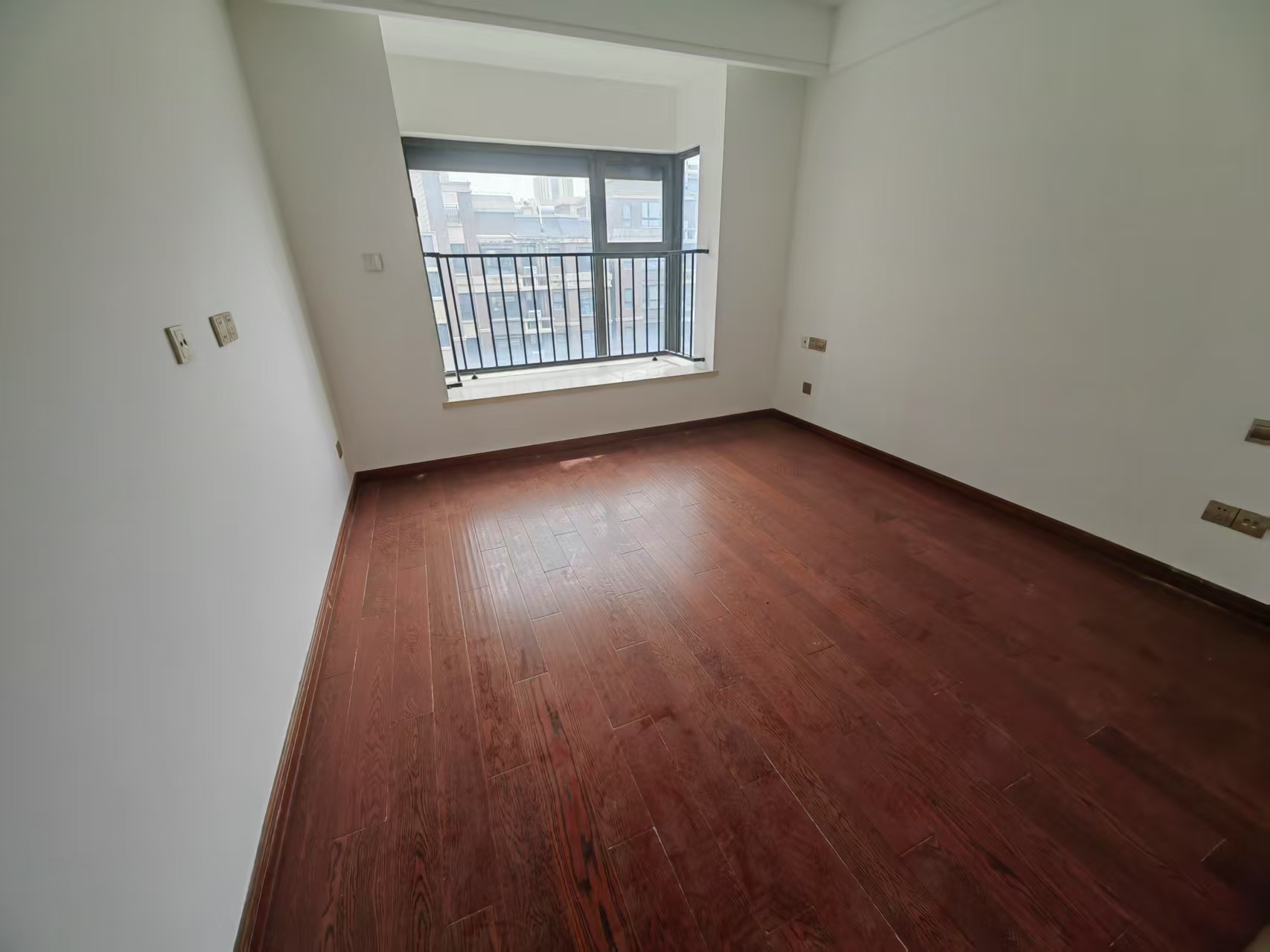 林肯公园 4室2厅2卫 123.68m&sup2;
