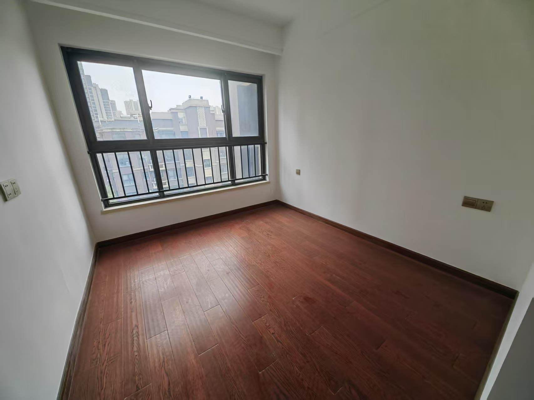 林肯公园 4室2厅2卫 123.68m&sup2;
