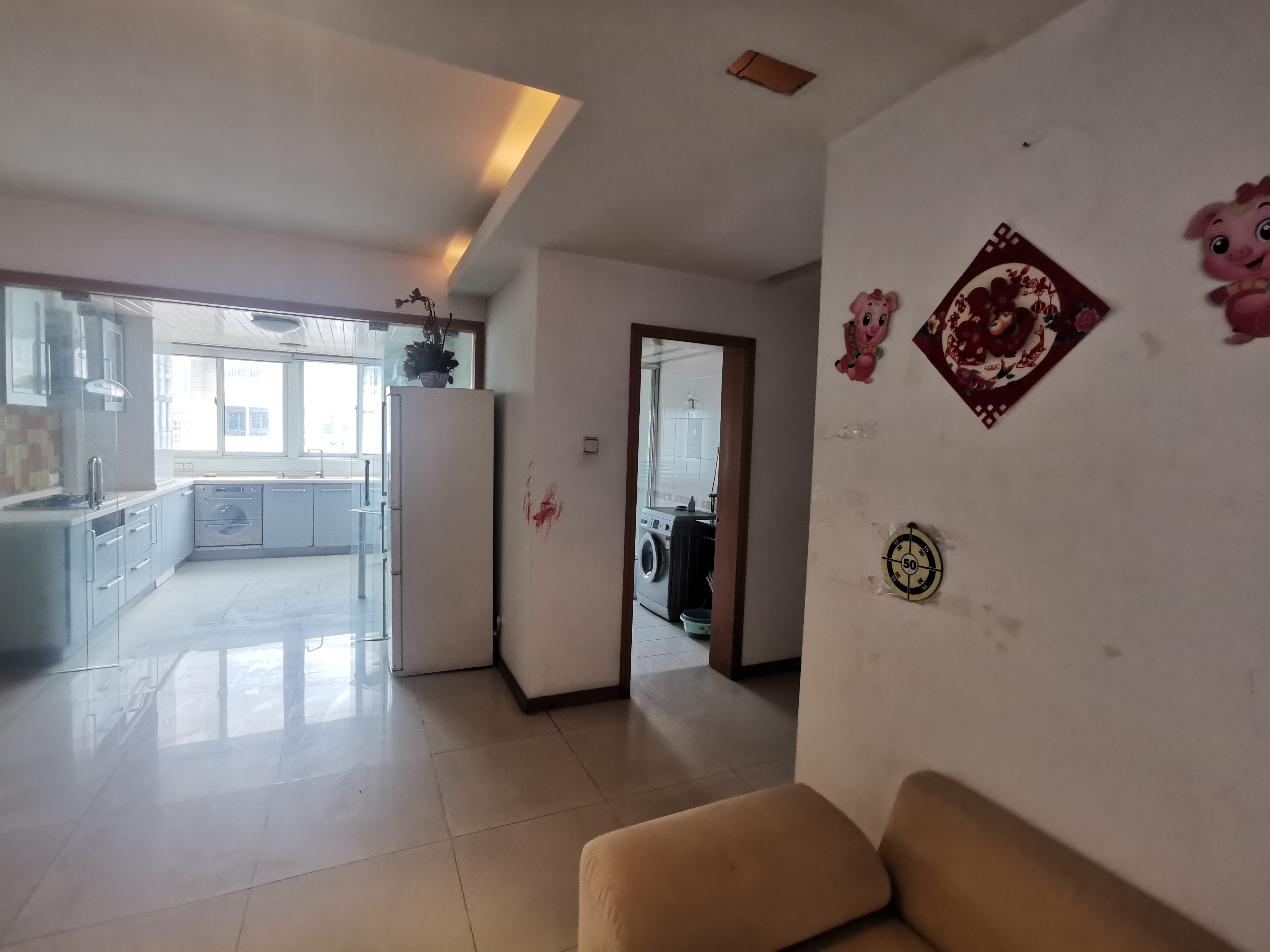 东昇花园 5室2厅3卫 230.00m²