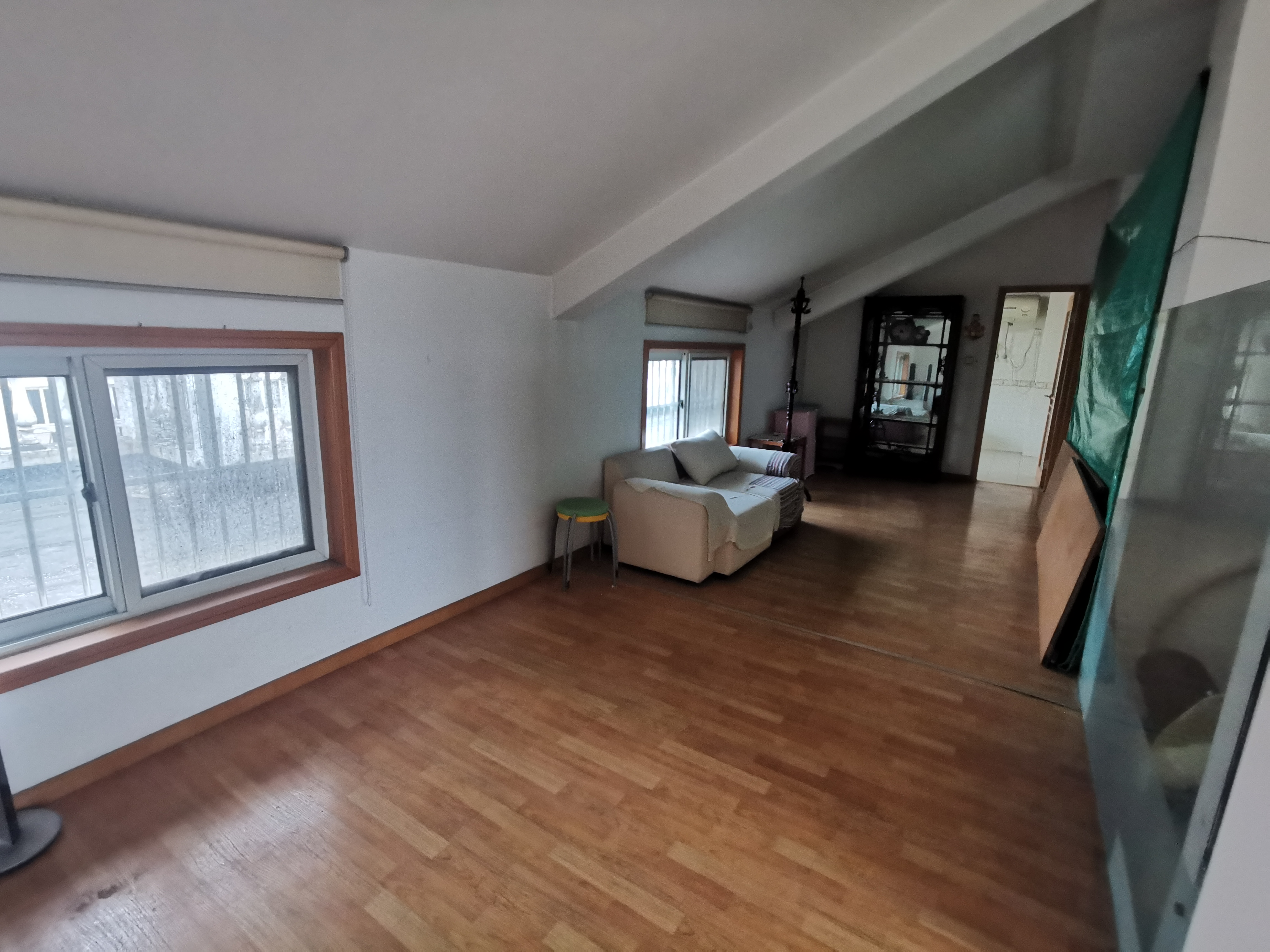 东昇花园 5室2厅3卫 230.00m&sup2;