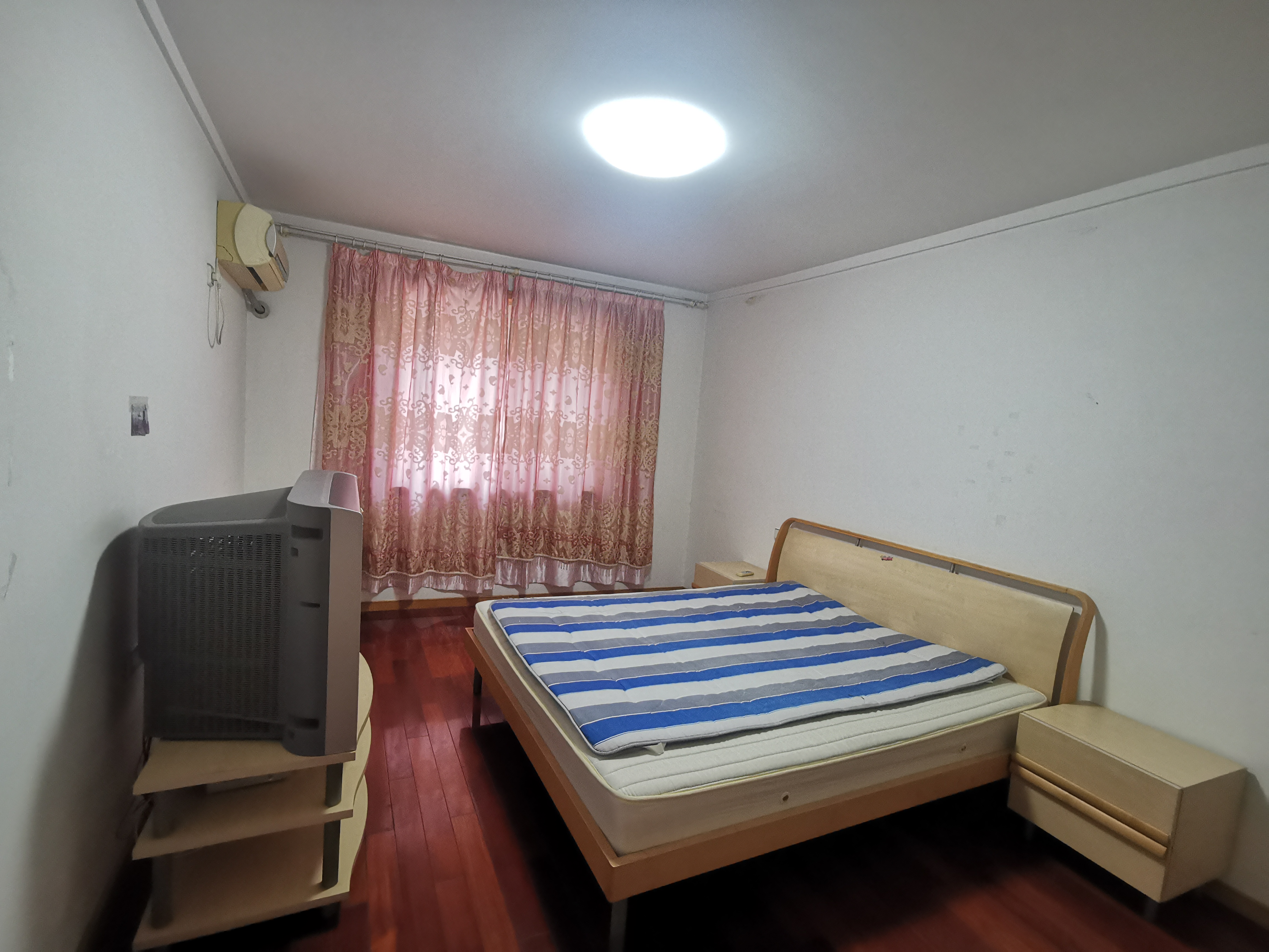 东昇花园 5室2厅3卫 230.00m&sup2;