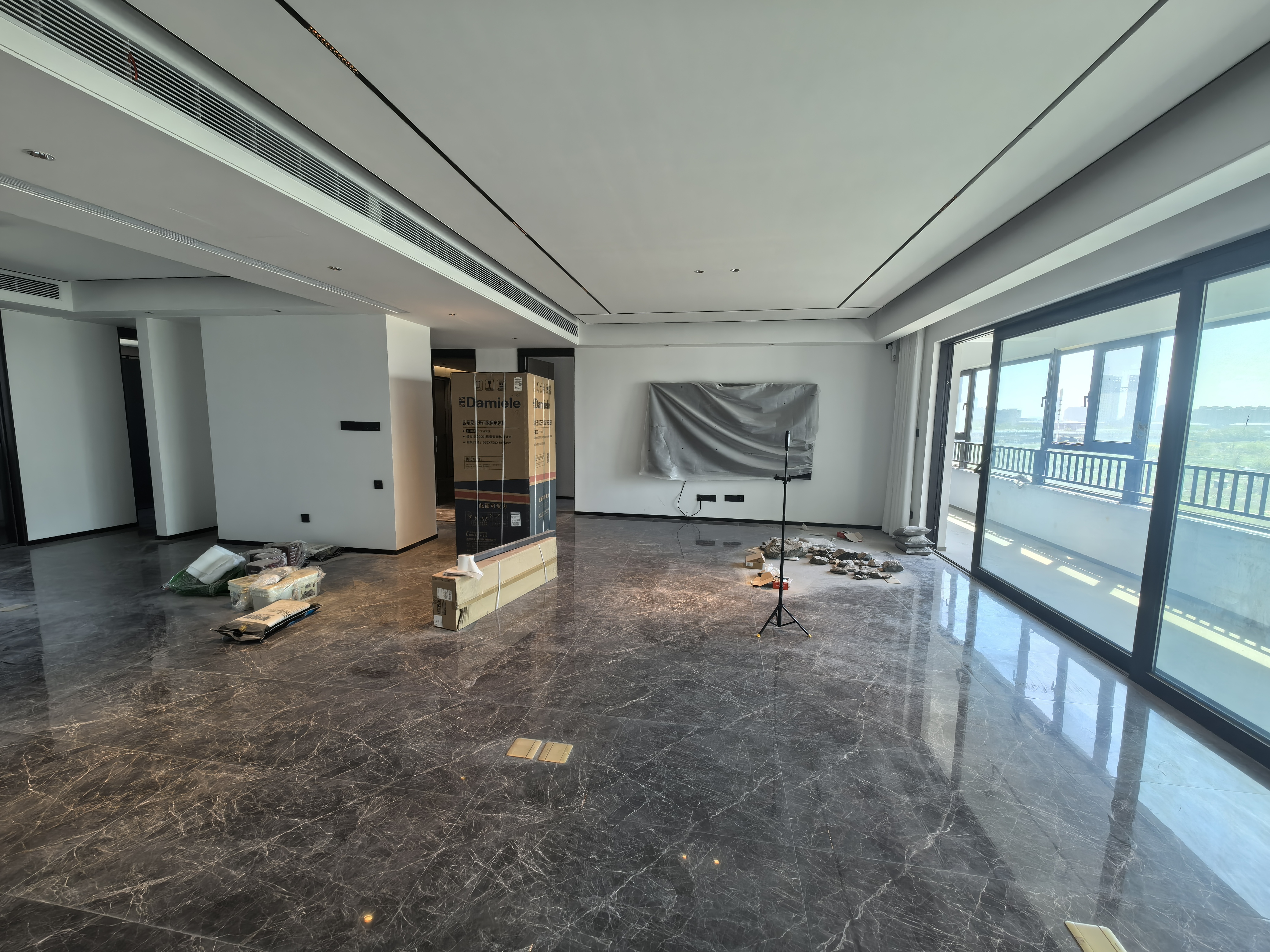滨江玺 3室2厅3卫 190.00m²