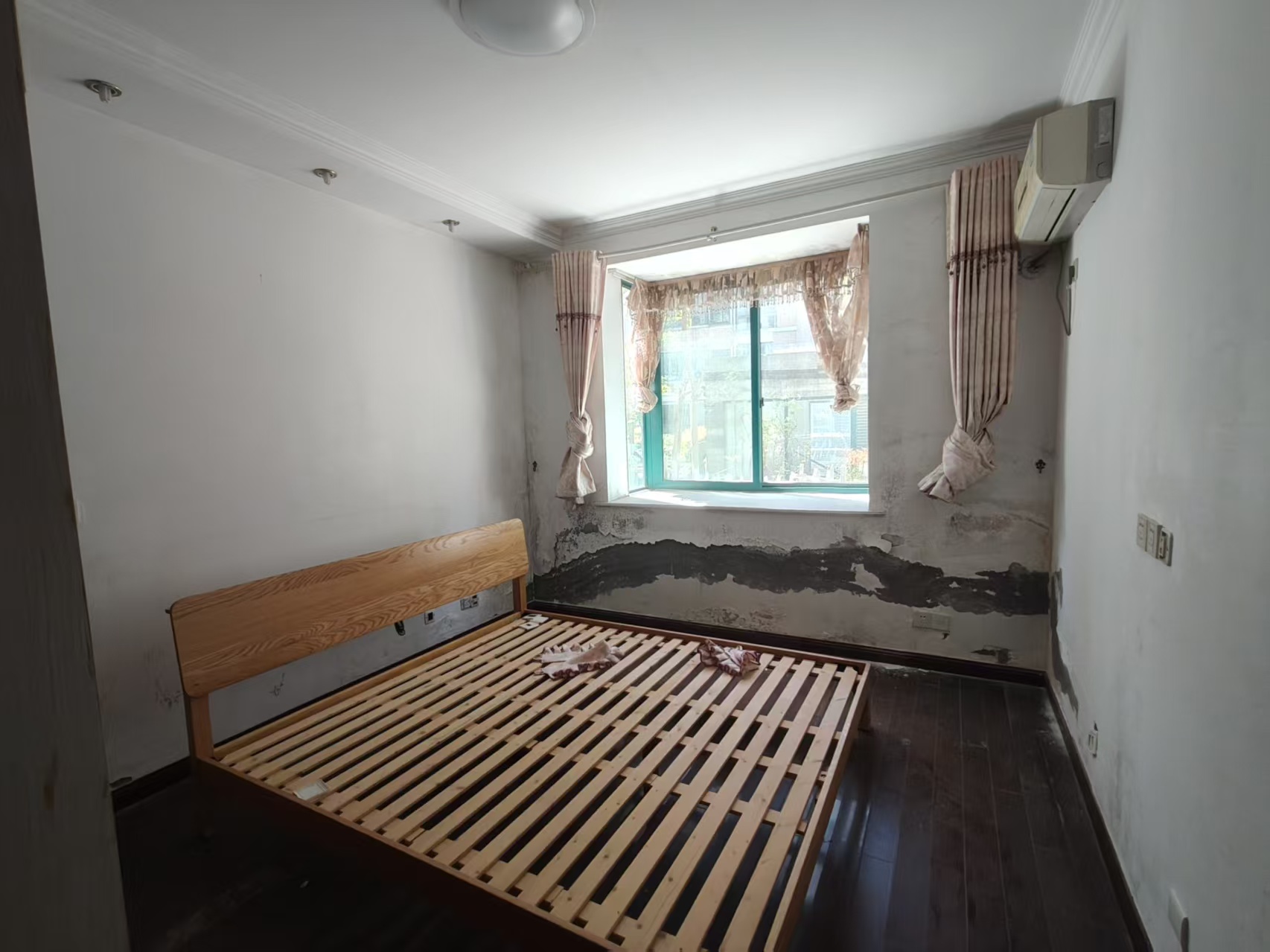 江海皇都私家花园 2室2厅1卫 93.00m&sup2;