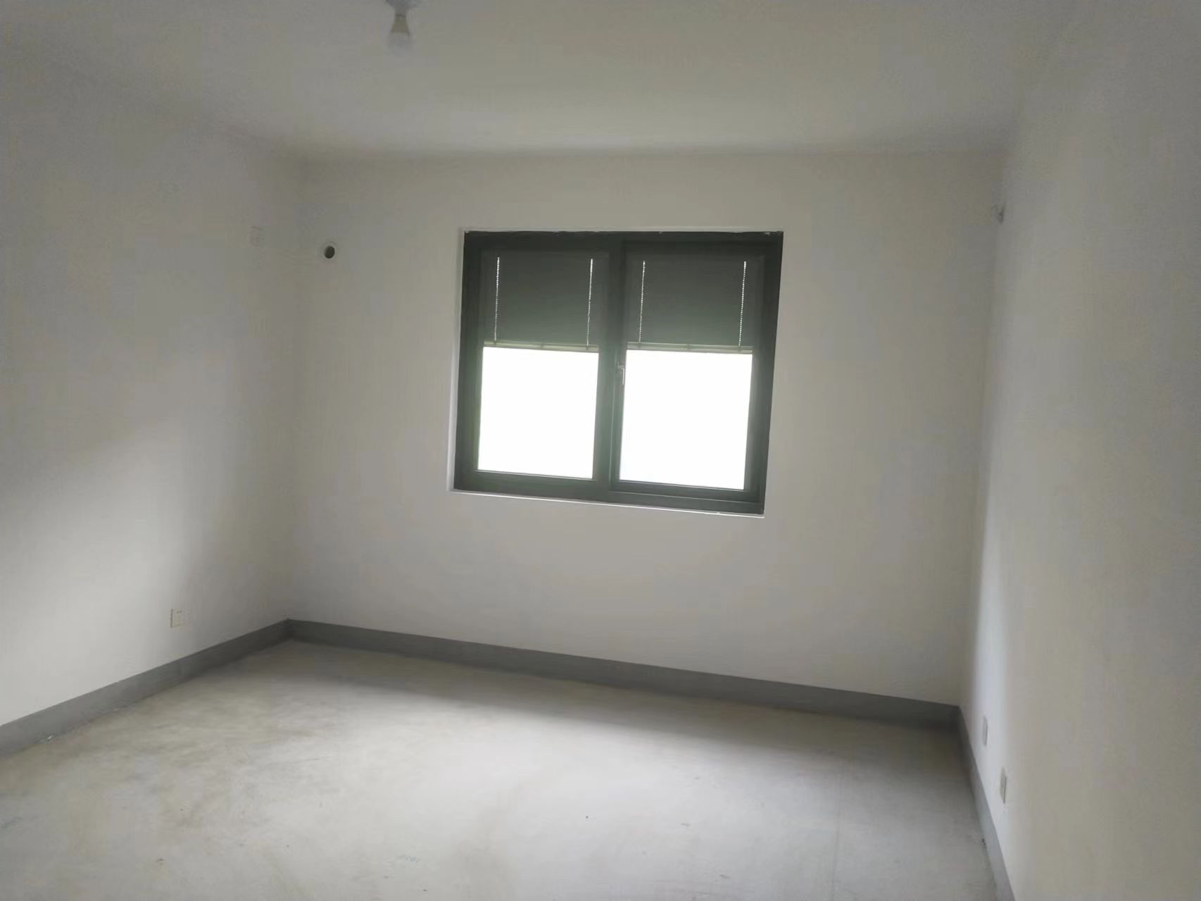 天一裕景苑 3室2厅2卫 145m&sup2;