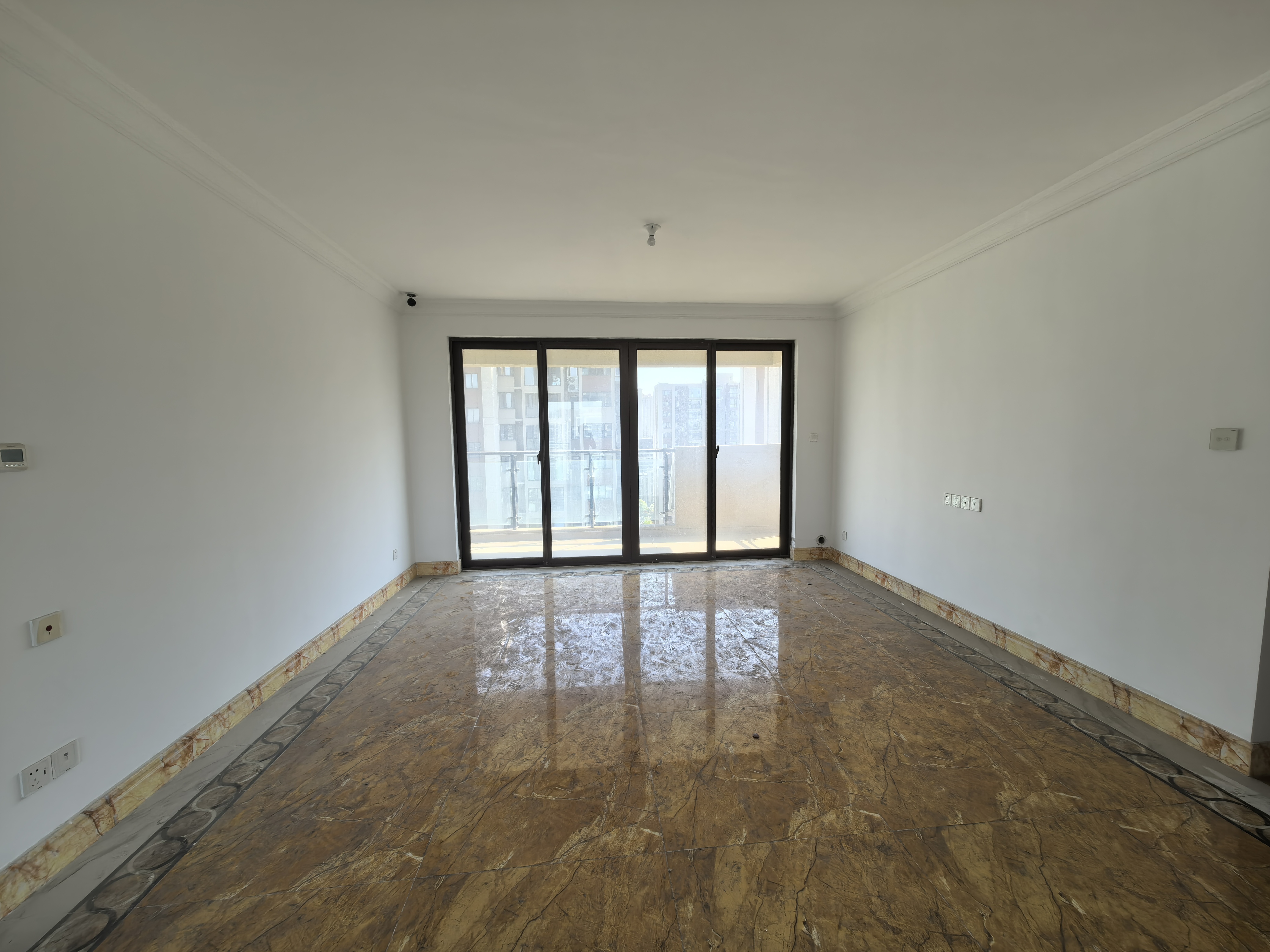 南通碧桂园翡翠华府 4室2厅2卫 142.93m&sup2;