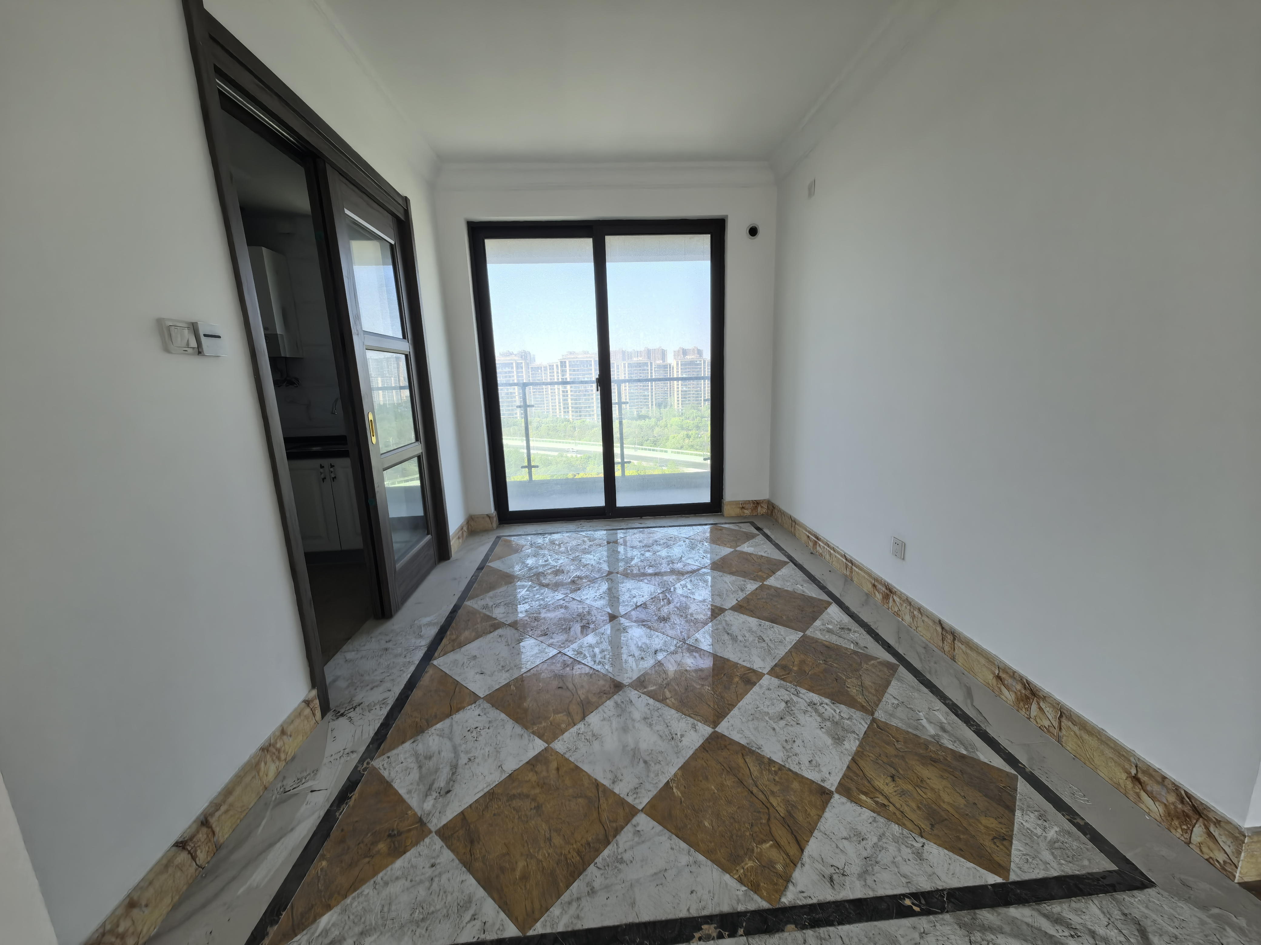 南通碧桂园翡翠华府 4室2厅2卫 142.93m&sup2;