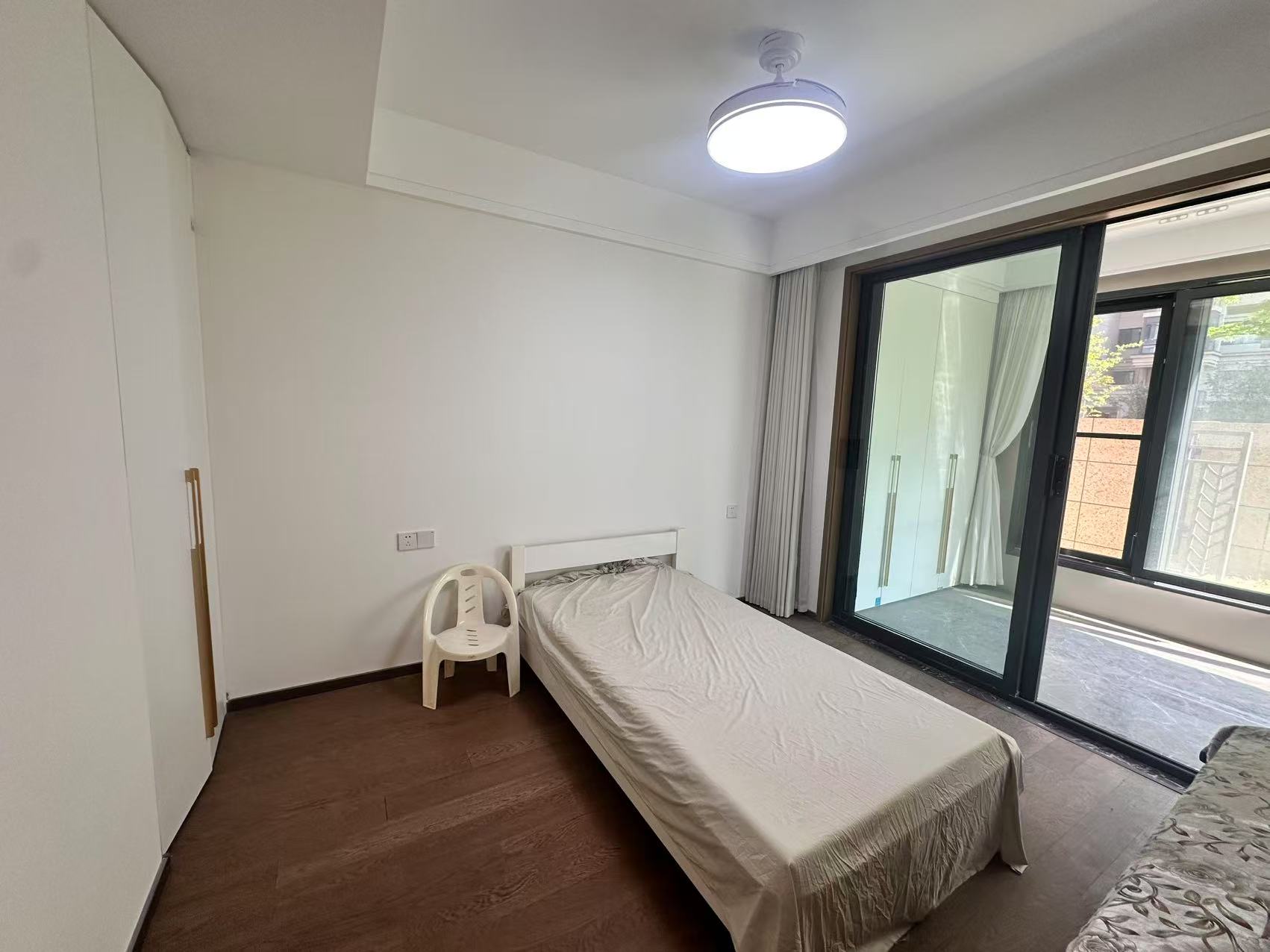 远创宸樾 4室2厅2卫 280.95m&sup2;