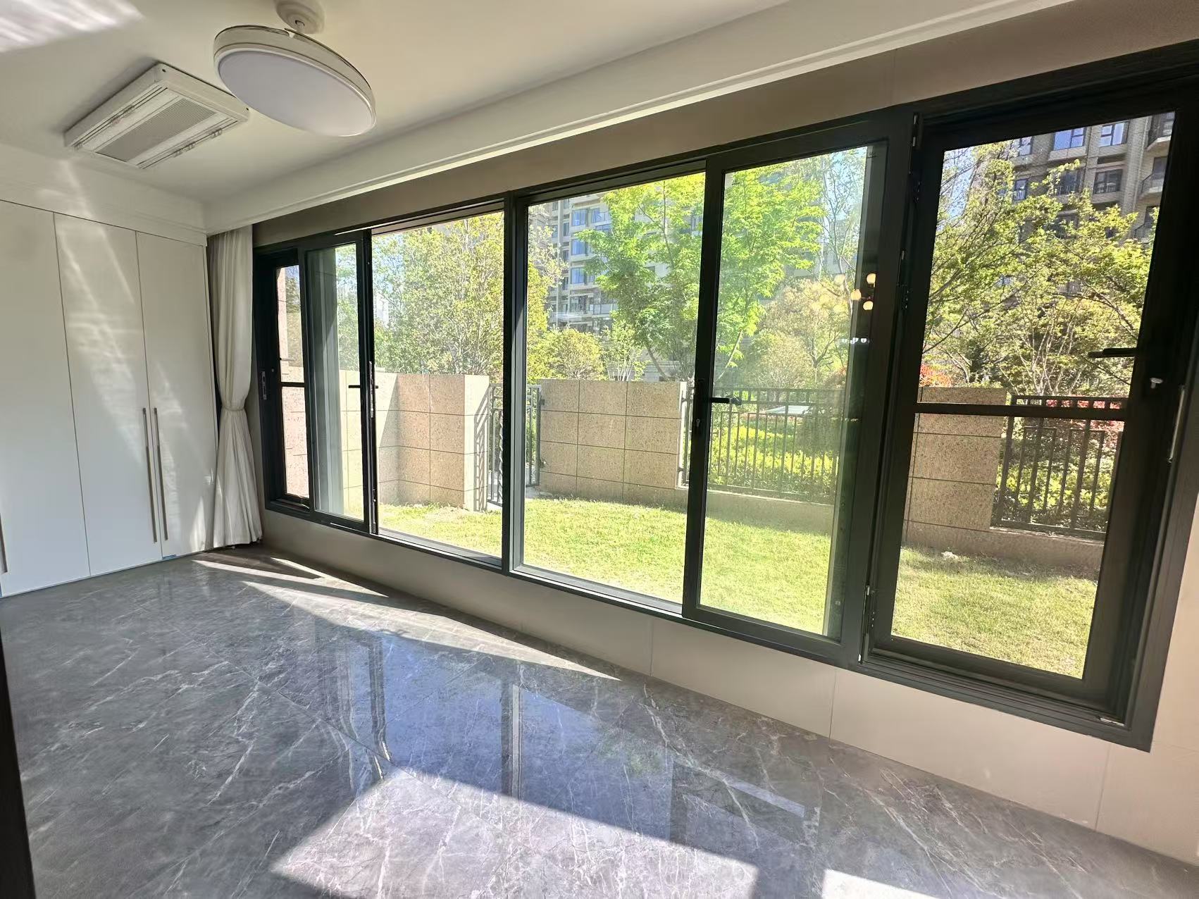 远创宸樾 4室2厅2卫 280.95m&sup2;