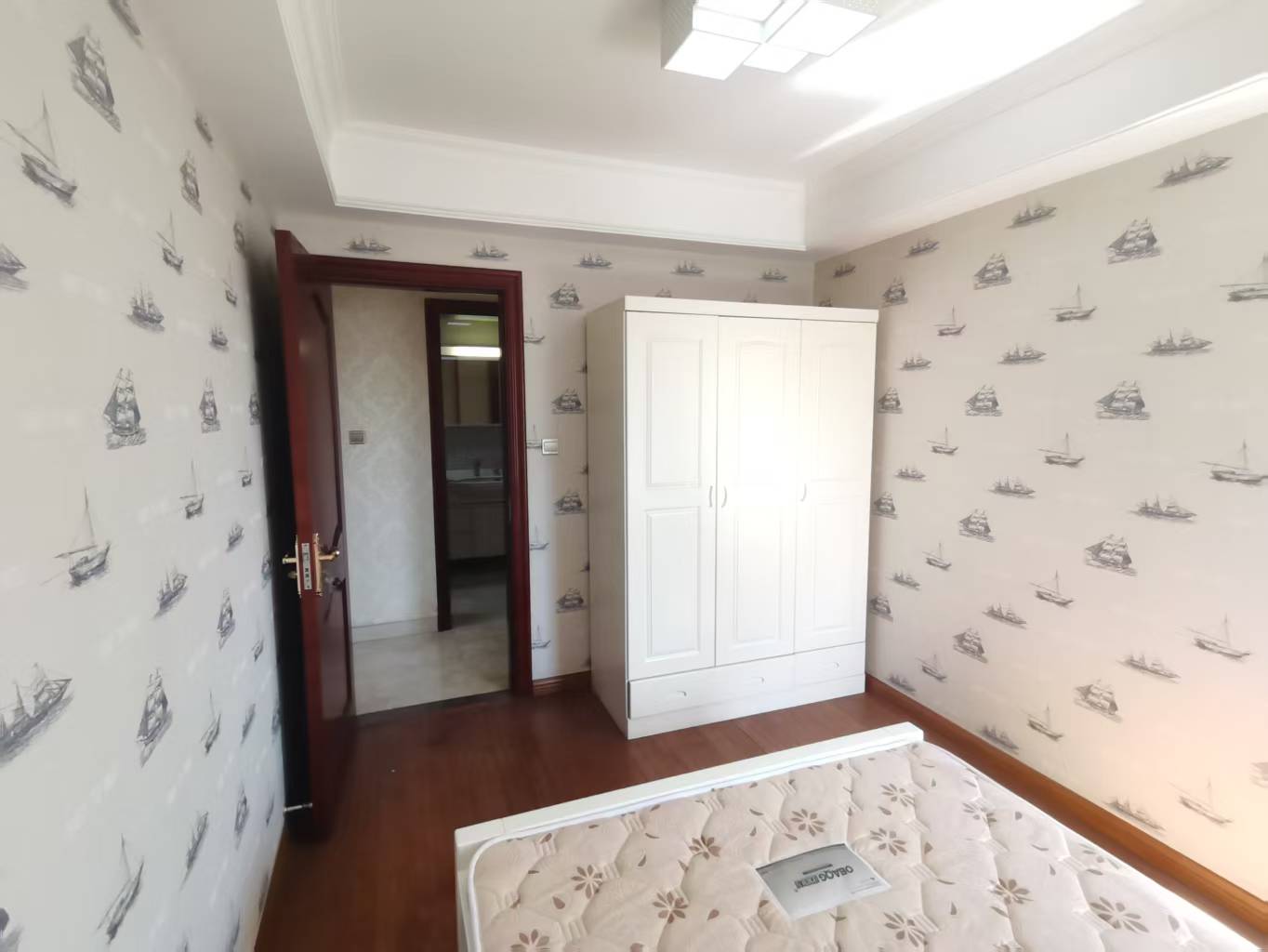 优山美地花园南区 3室2厅2卫 140m&sup2;