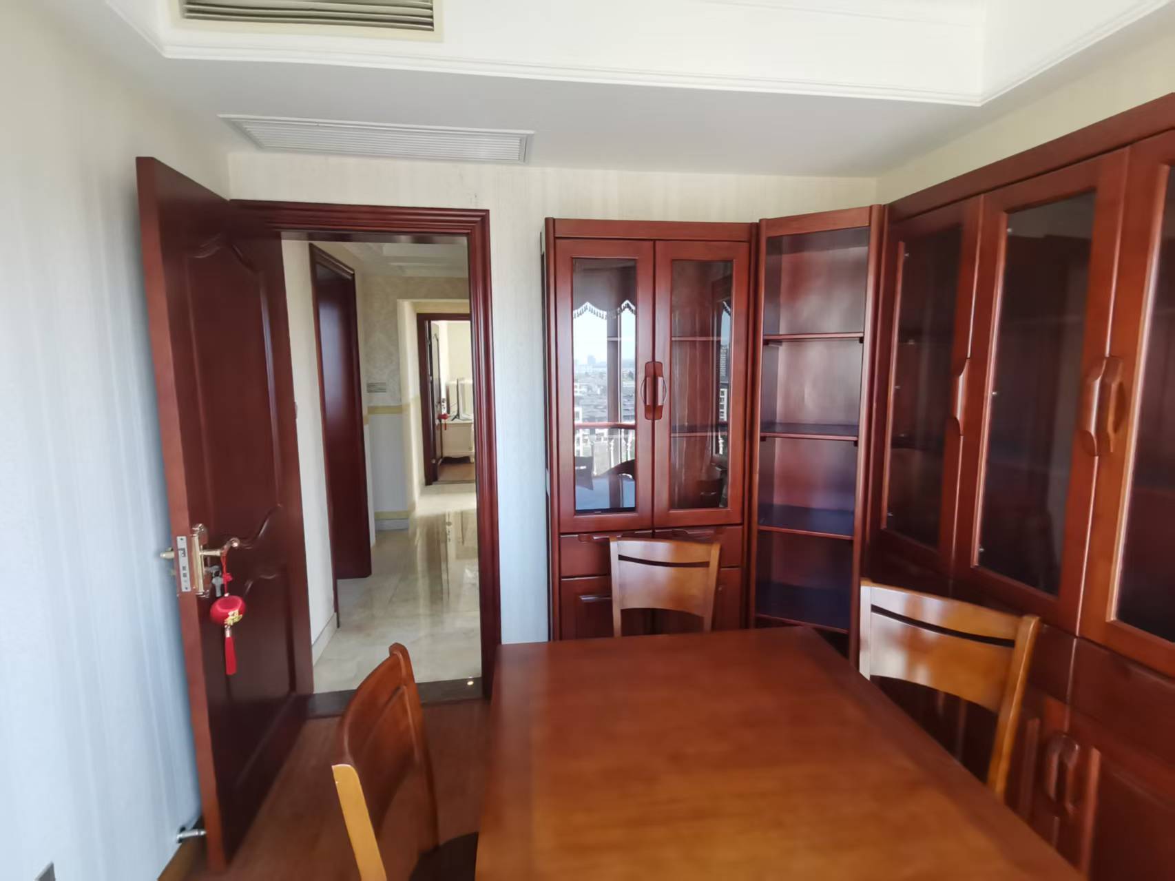 优山美地花园南区 3室2厅2卫 140m&sup2;