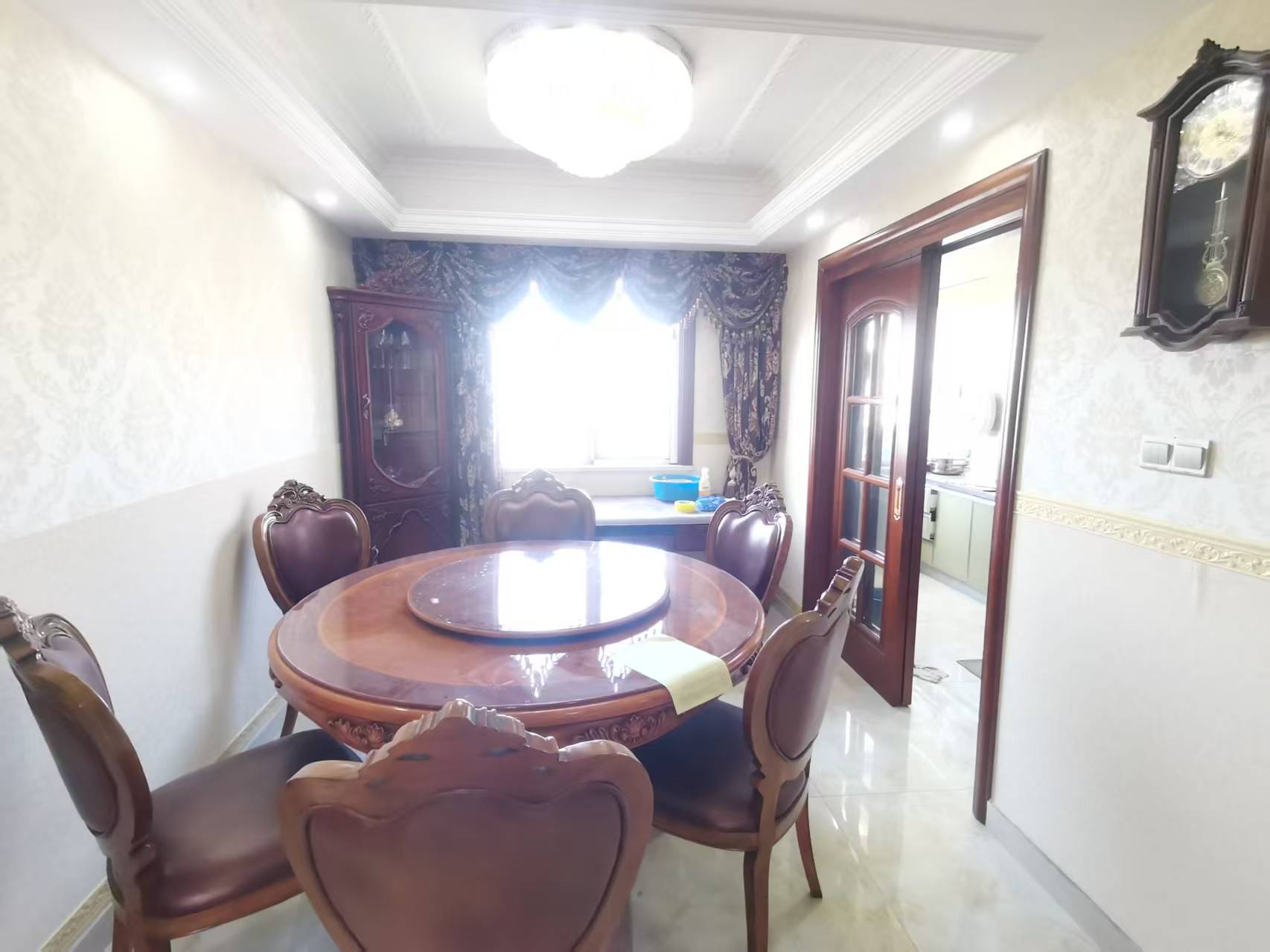 优山美地花园南区 3室2厅2卫 140m&sup2;