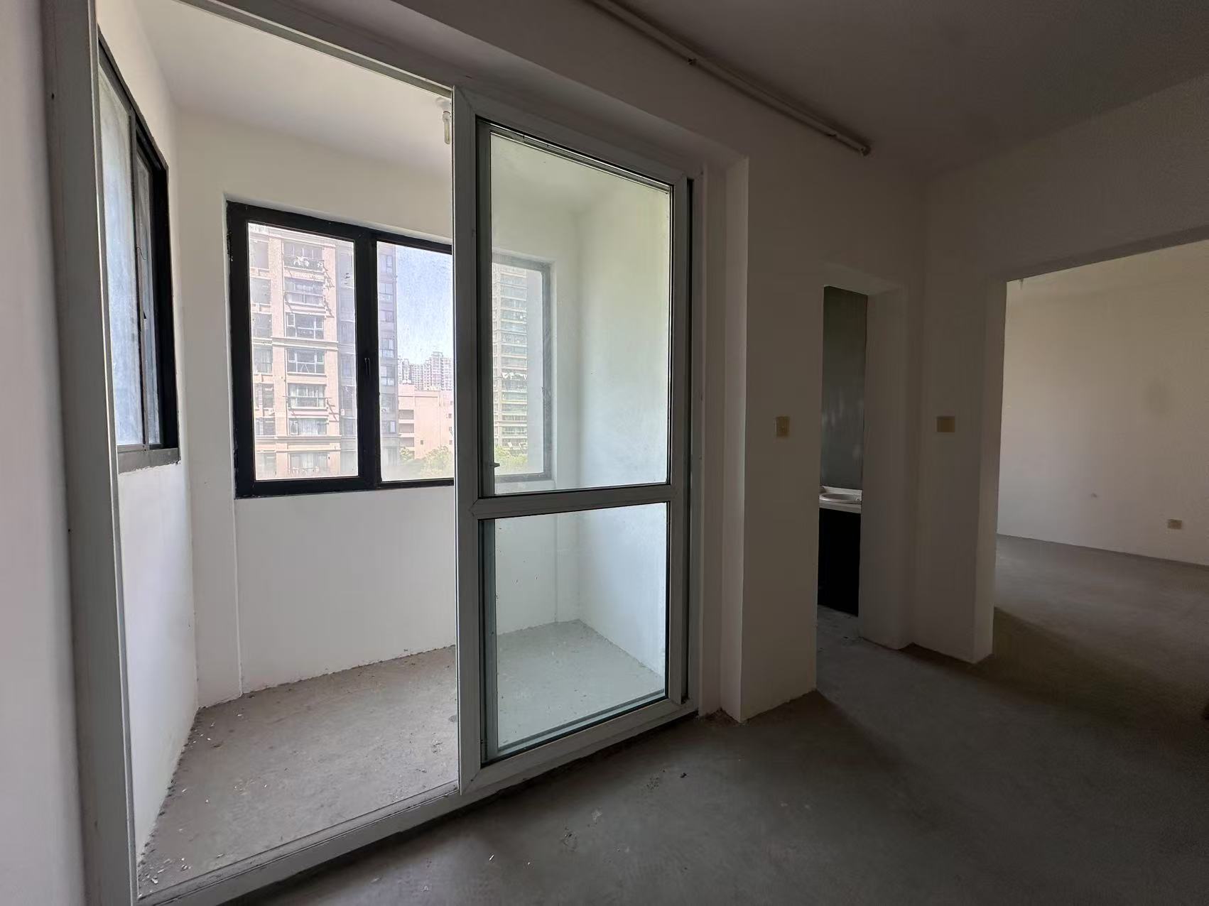中港城世家 4室2厅2卫 173m&sup2;