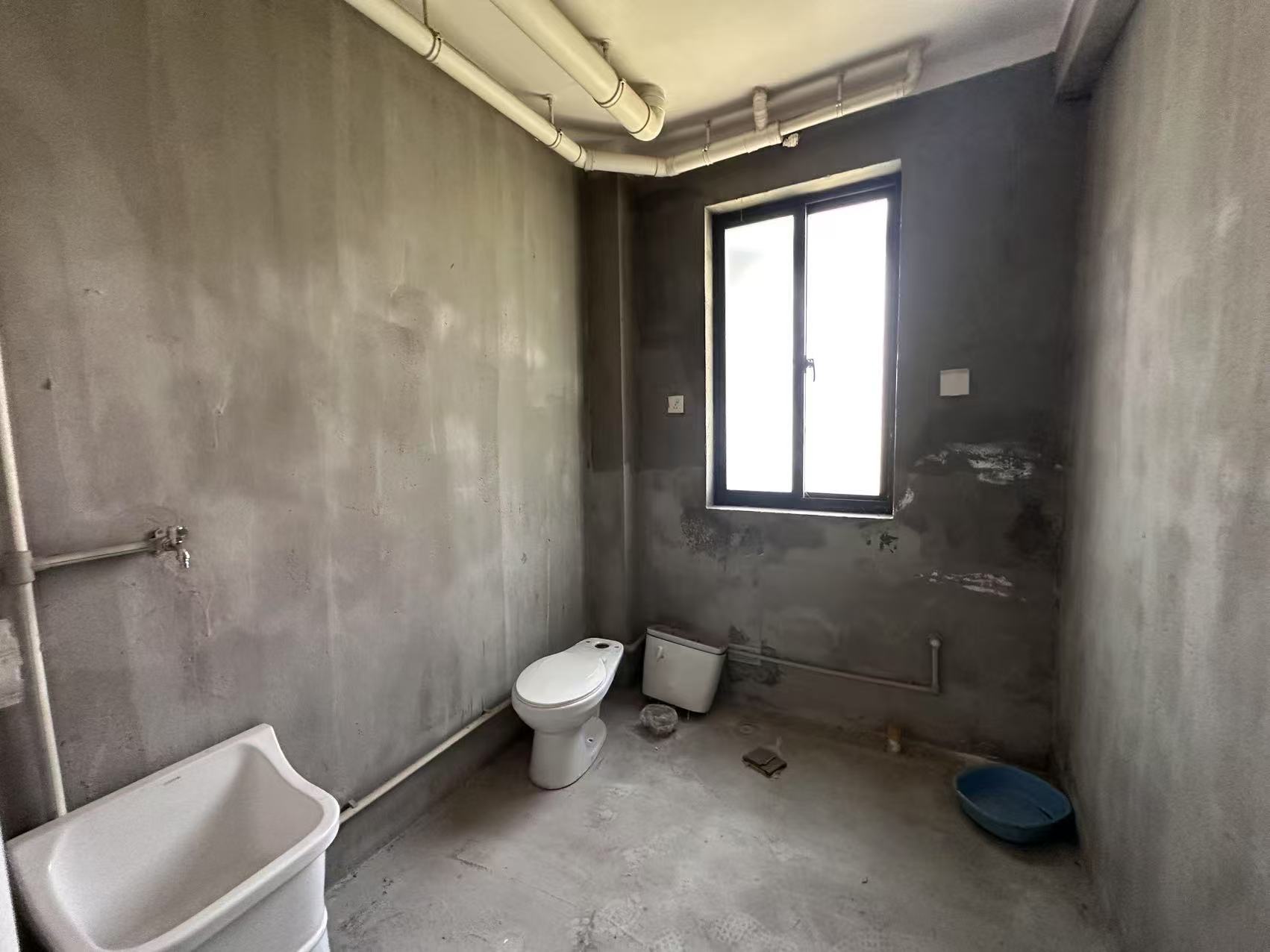 中港城世家 4室2厅2卫 173m&sup2;