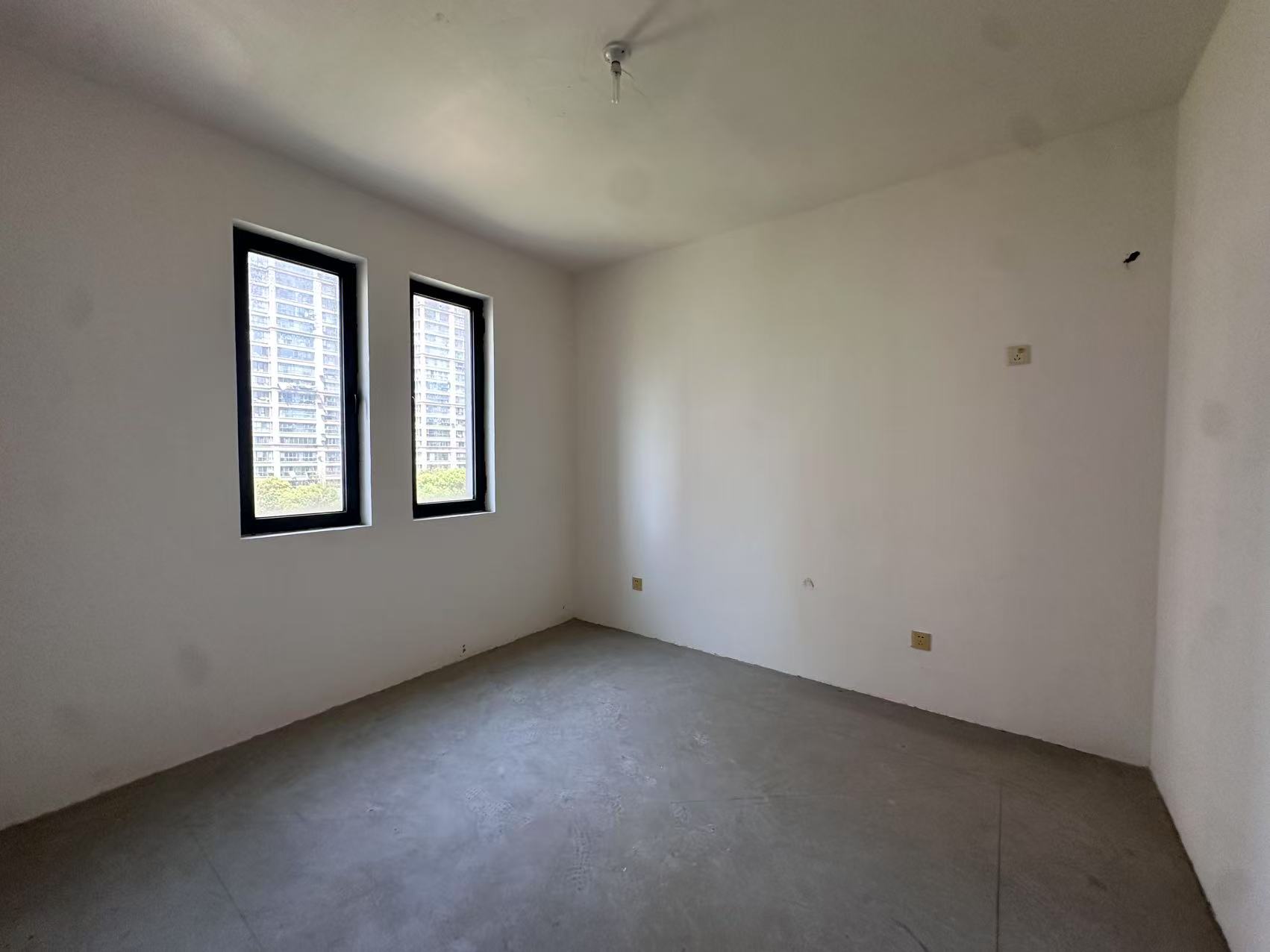 中港城世家 4室2厅2卫 173m&sup2;