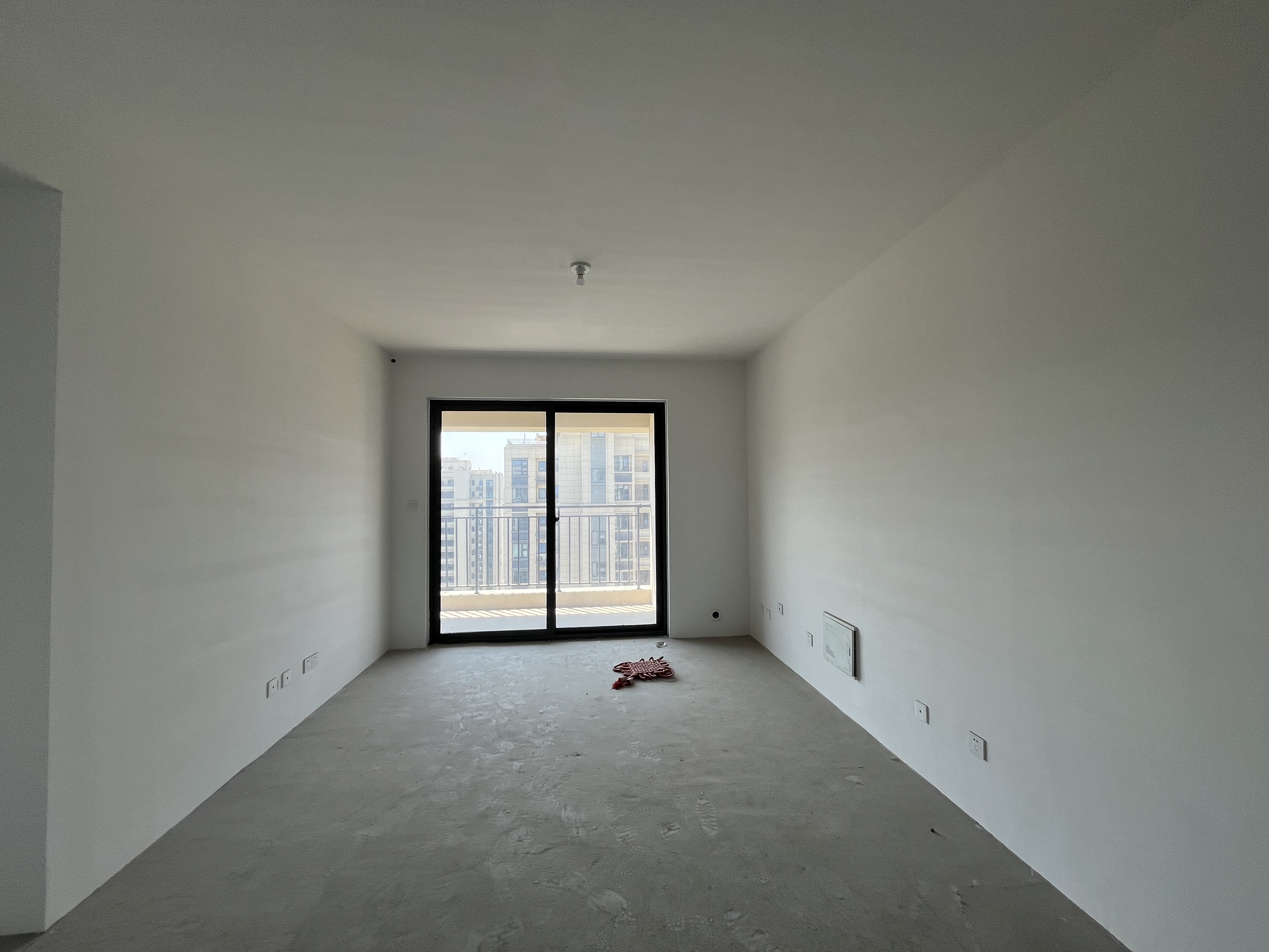 春溪集 3室2厅2卫 105m²