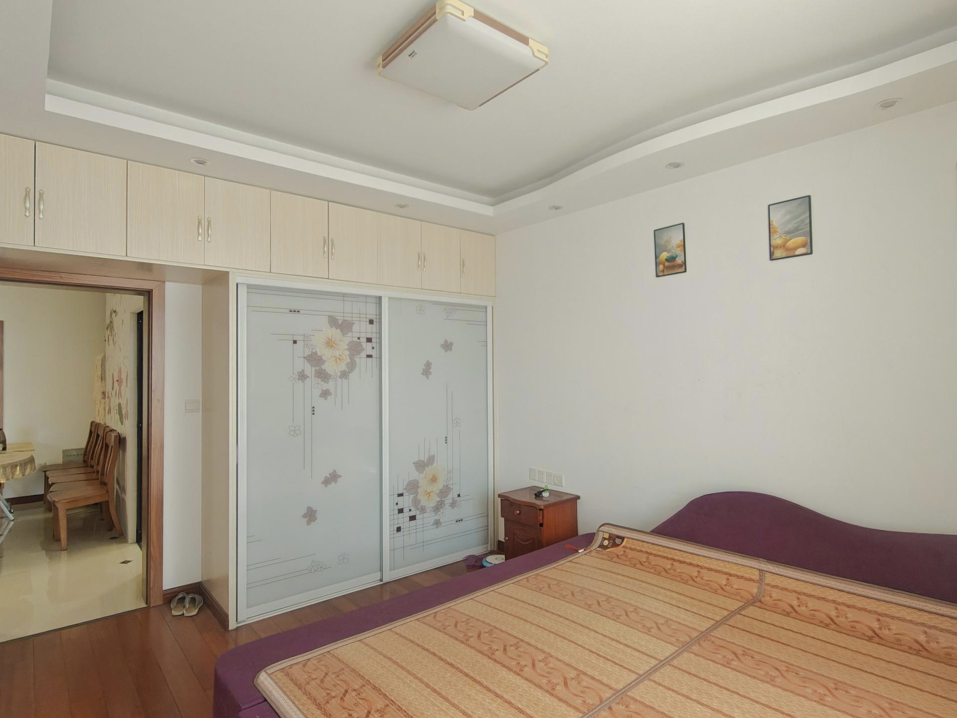 天晖苑 3室2厅2卫 133m&sup2;