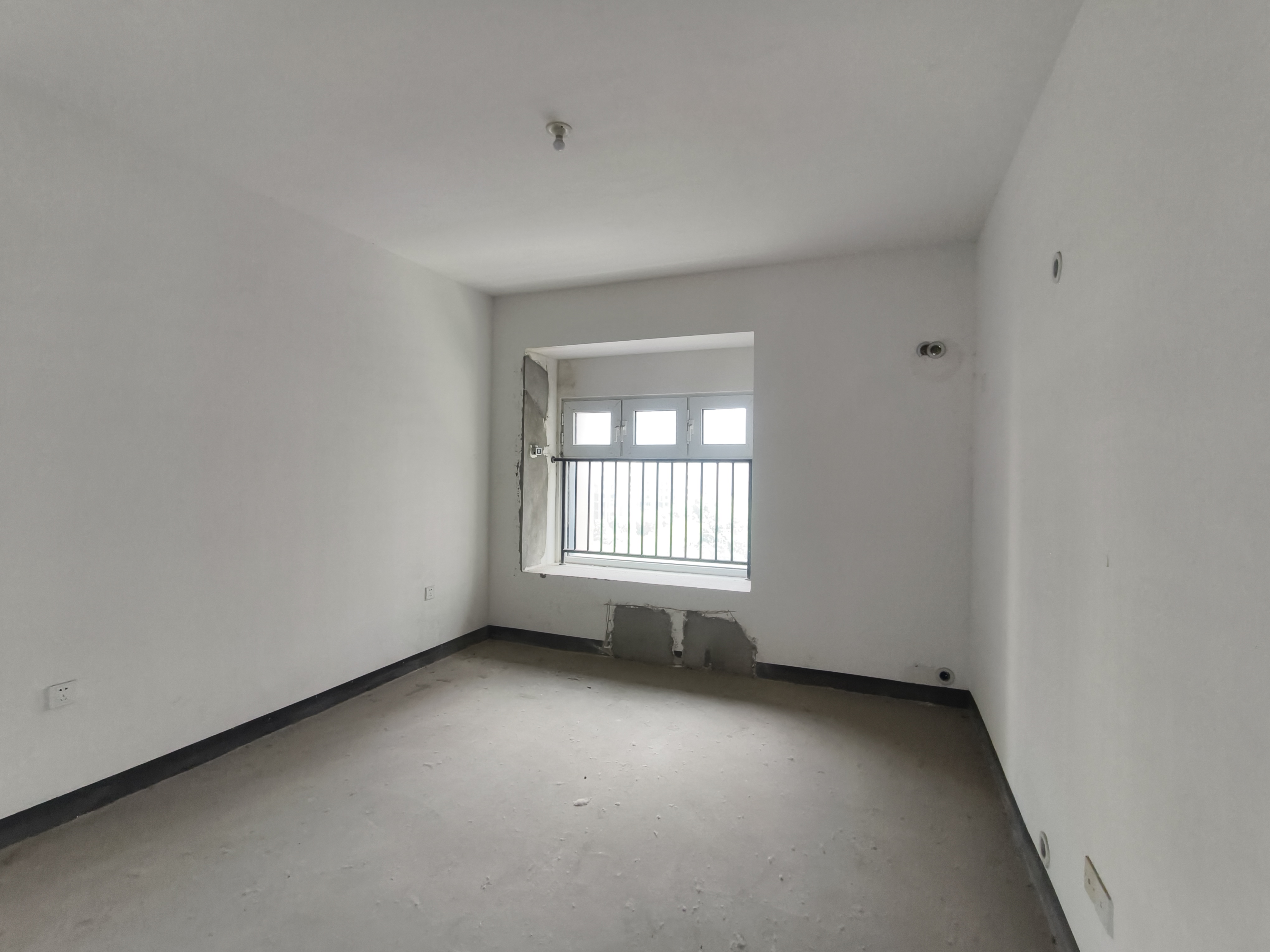 南山国际社区 3室2厅1卫 104m&sup2;
