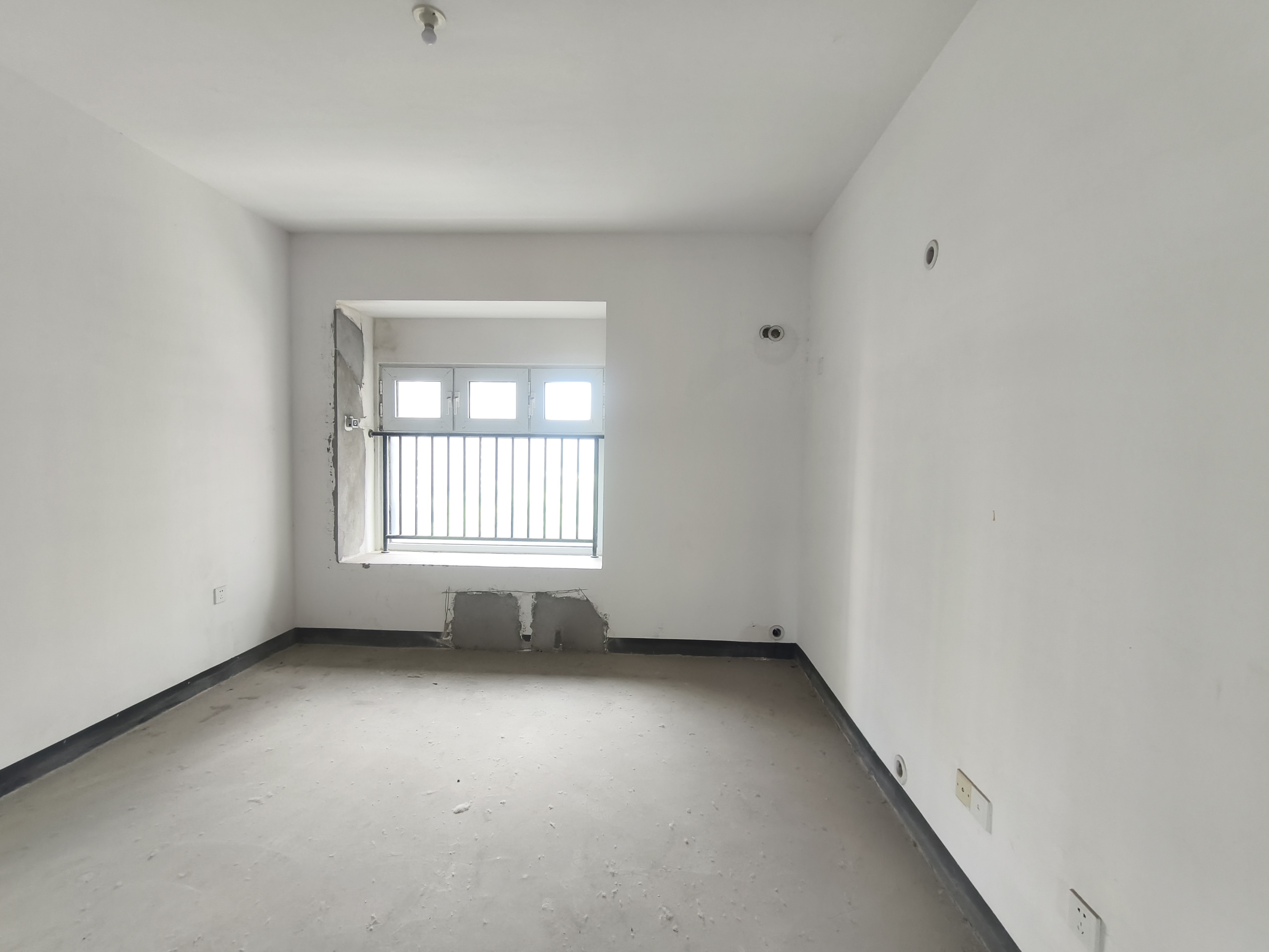 南山国际社区 3室2厅1卫 104m&sup2;