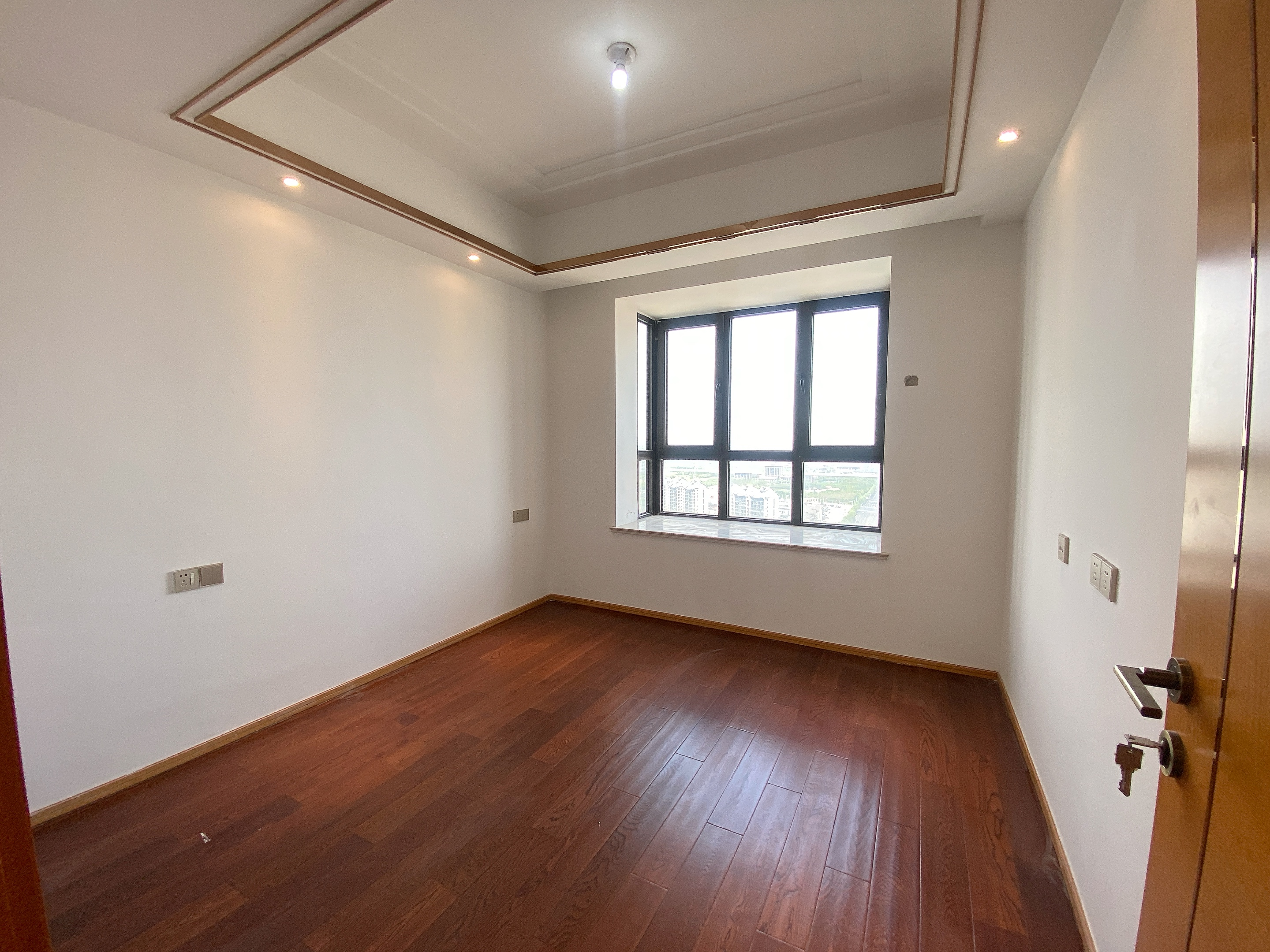 中南世纪花城三期 3室2厅2卫 137.00m&sup2;