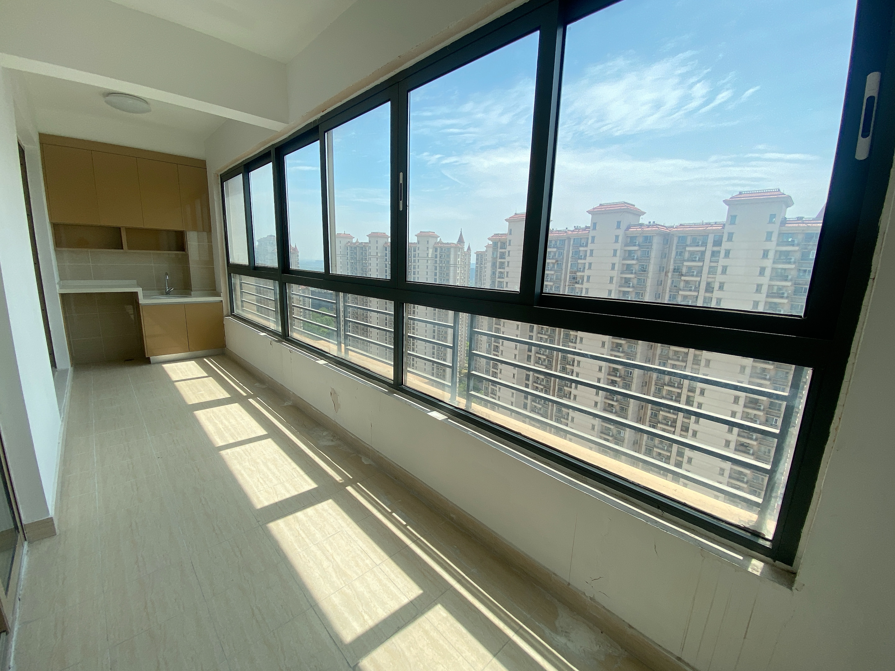 中南世纪花城三期 3室2厅2卫 137.00m&sup2;