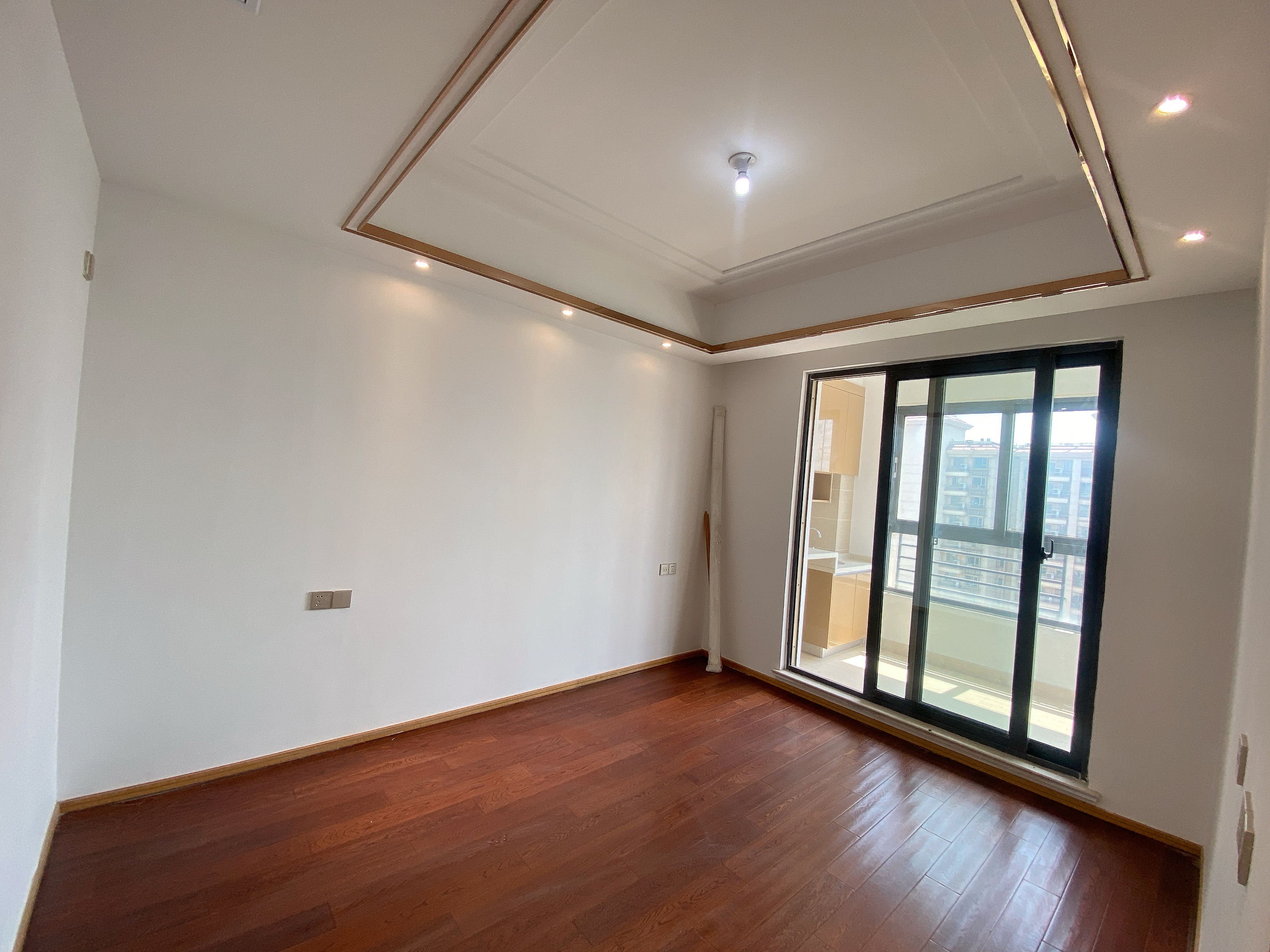 中南世纪花城三期 3室2厅2卫 137.00m&sup2;