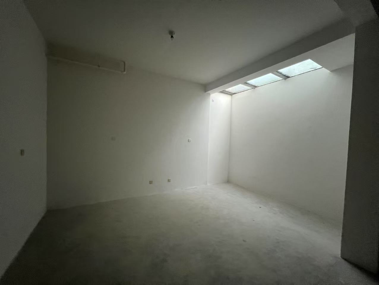 万濠山庄 4室2厅2卫 272.00m&sup2;