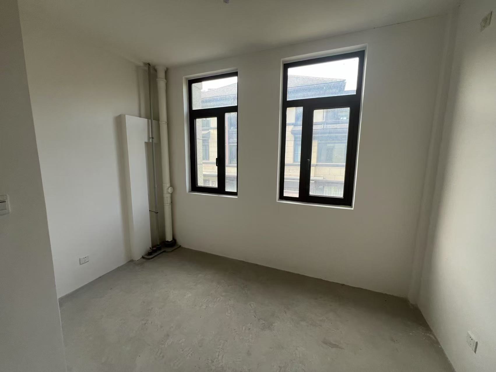 万濠山庄 4室2厅2卫 272.00m&sup2;