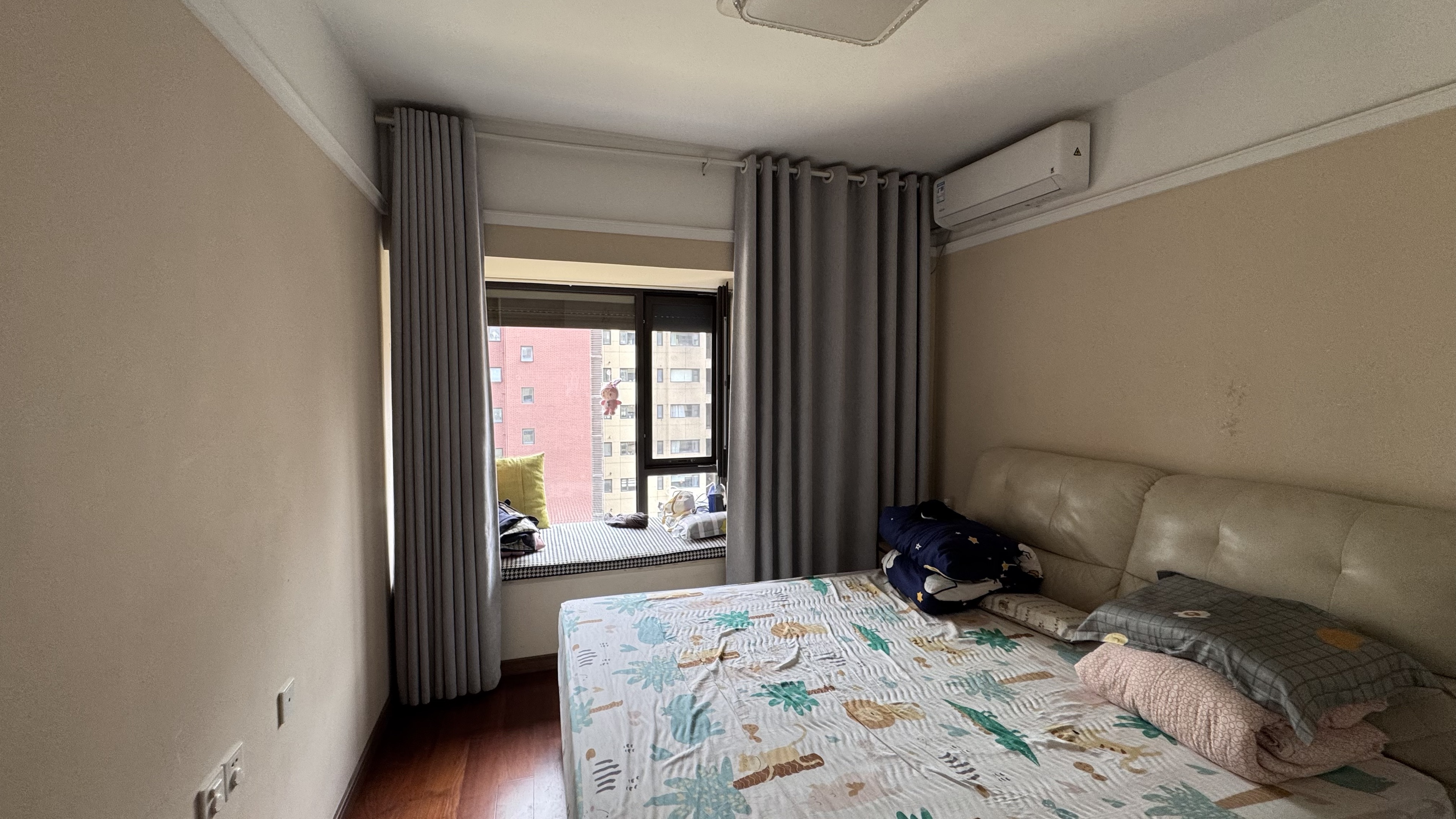 万科公园里一期 3室2厅2卫 122m&sup2;