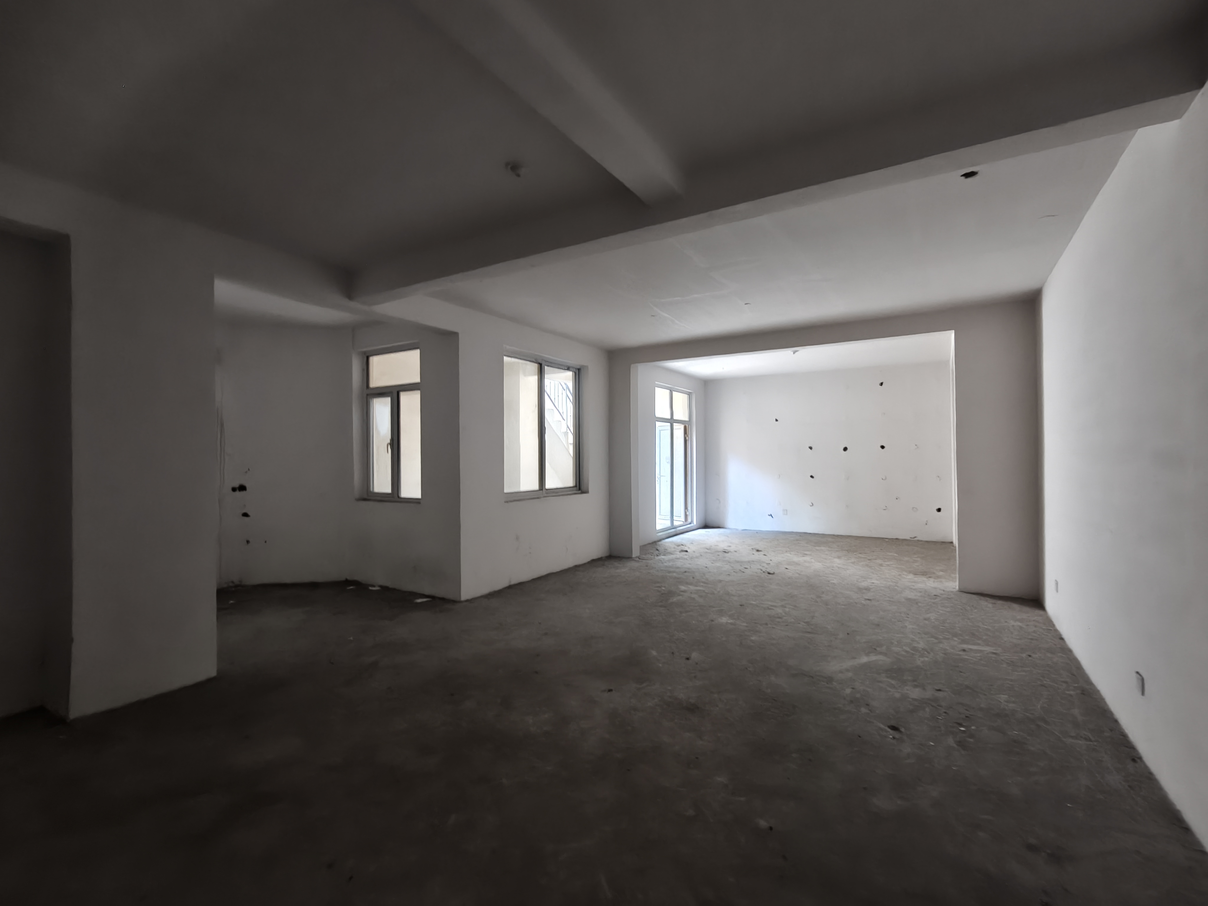 军山花园 3室2厅2卫 147m&sup2;