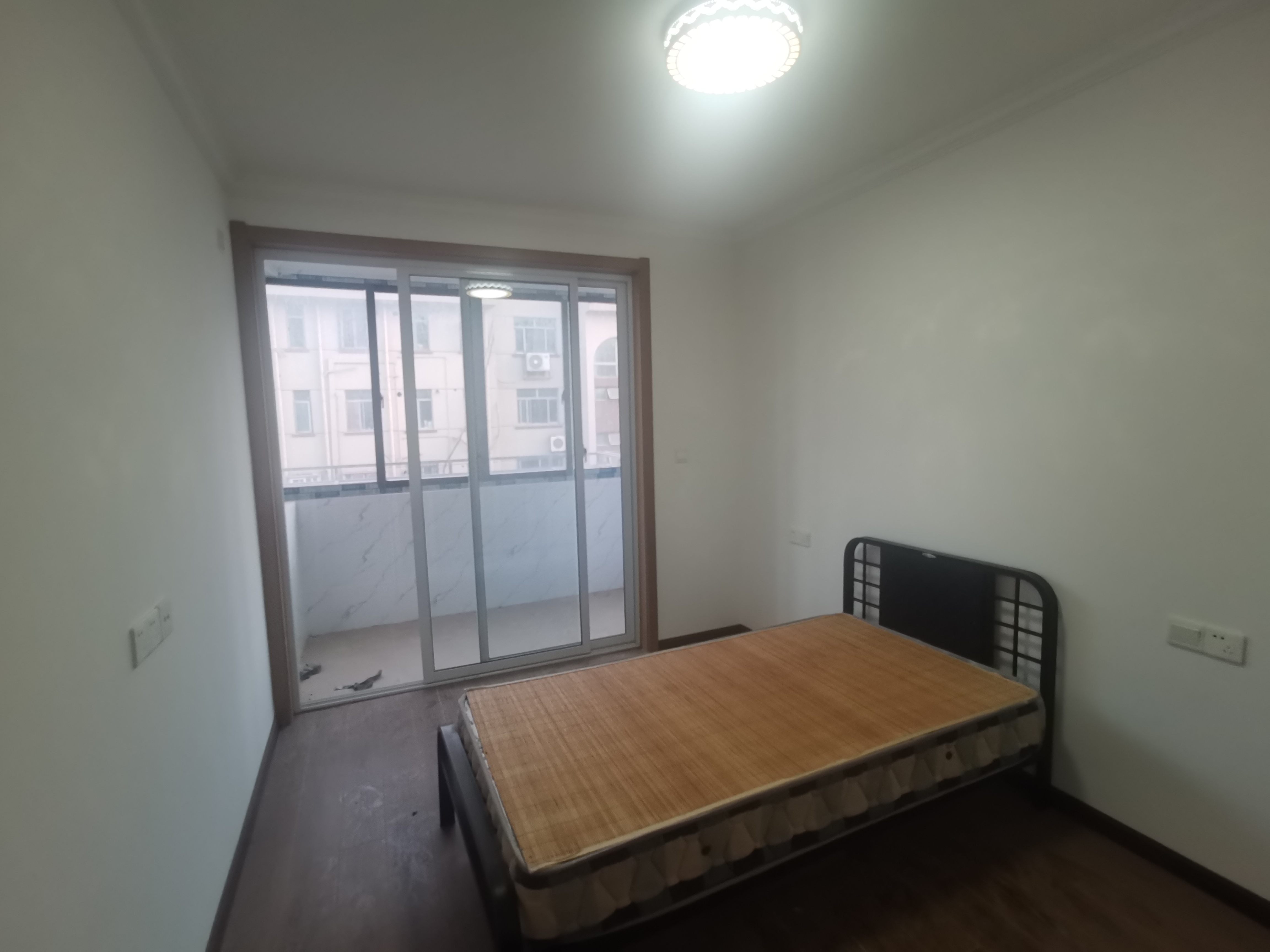 虹桥新村(朝霞路) 2室1厅1卫 62m&sup2;