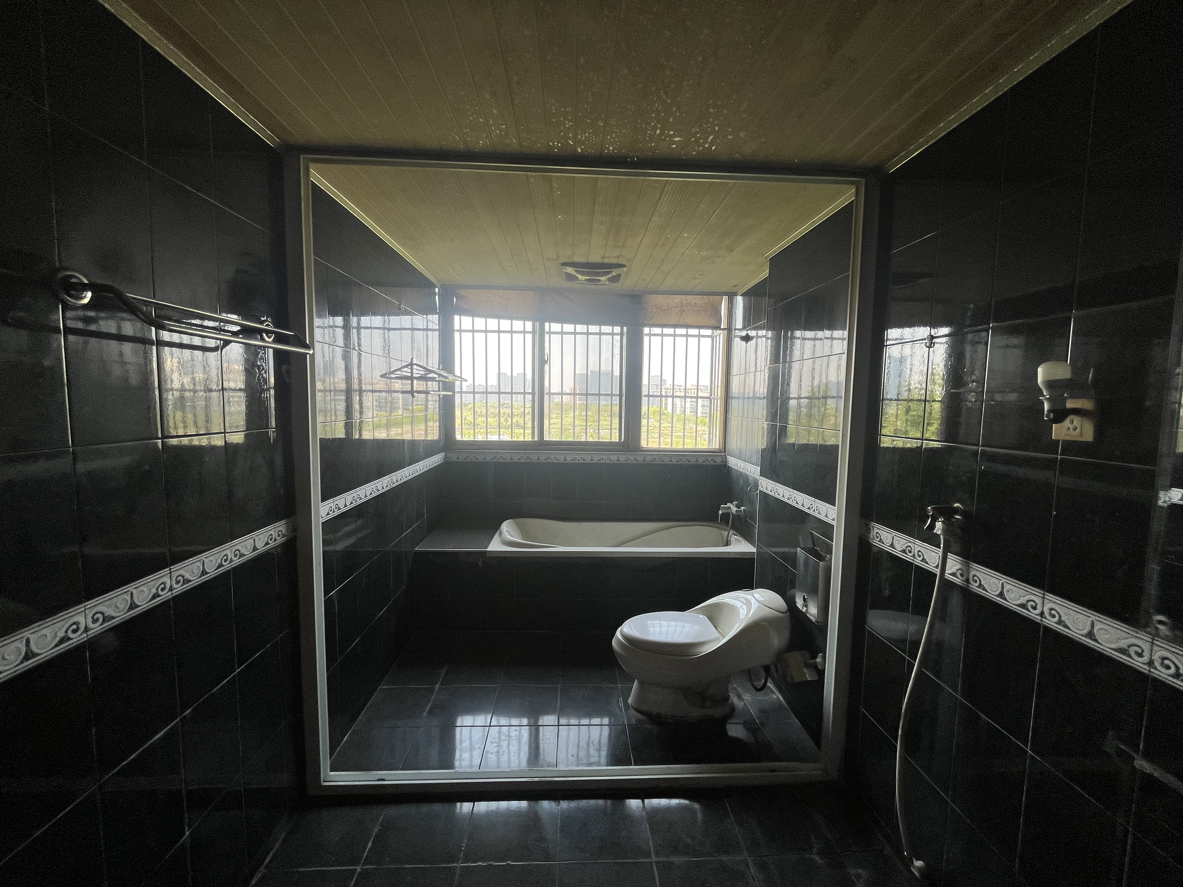 百花军宅苑 6室3厅2卫 120.81m&sup2;