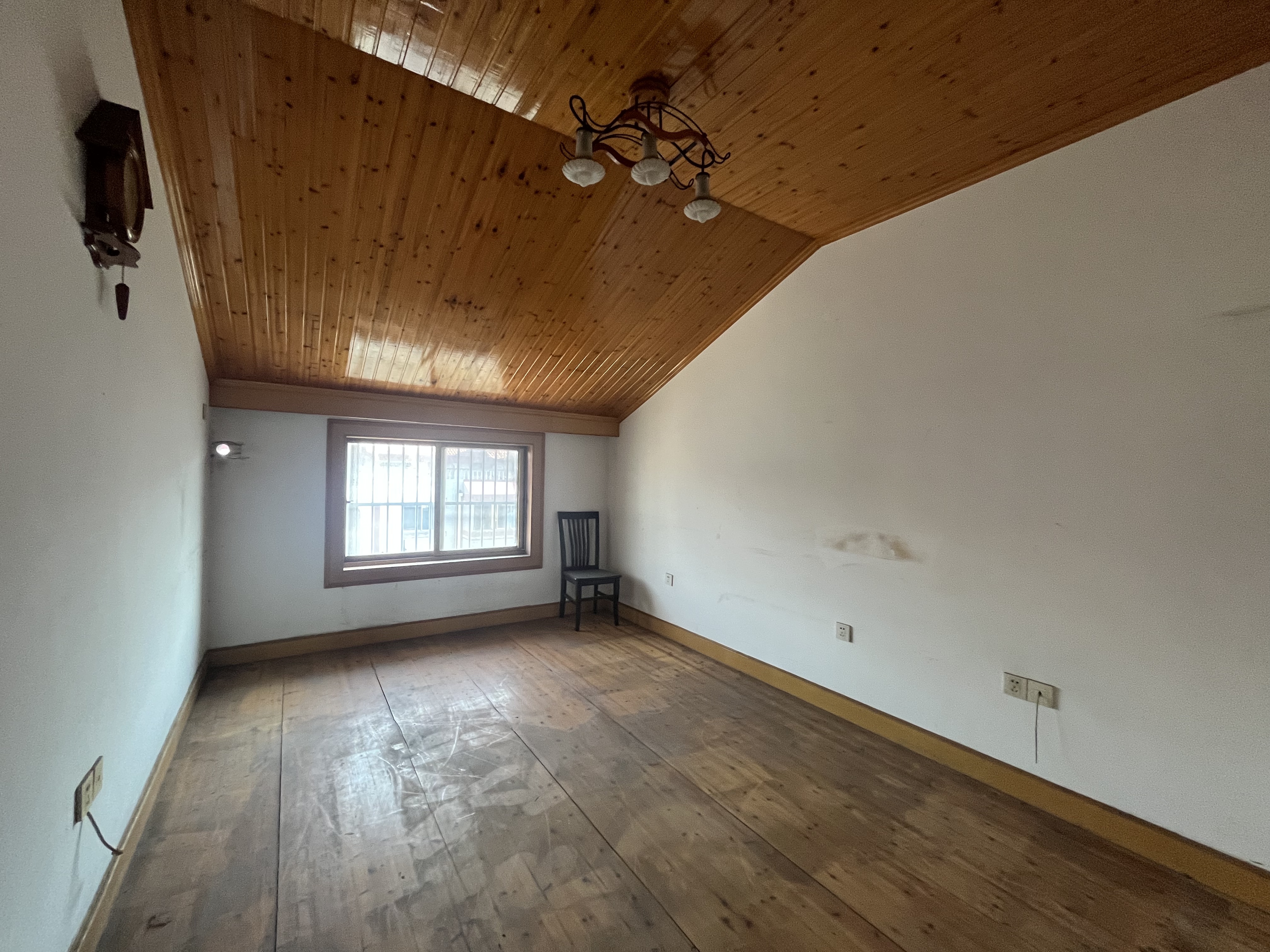 百花军宅苑 6室3厅2卫 120.81m&sup2;