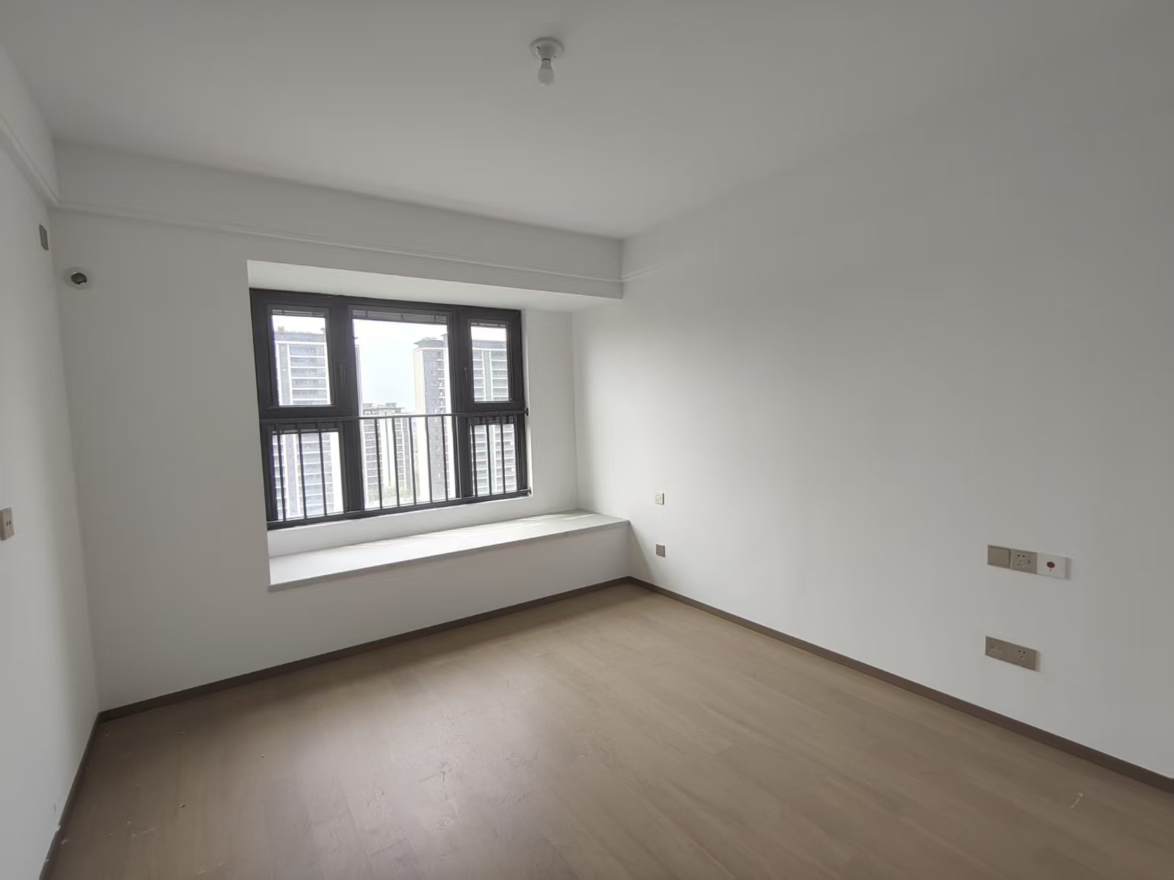 华禧铭苑 3室2厅2卫 110.00m&sup2;