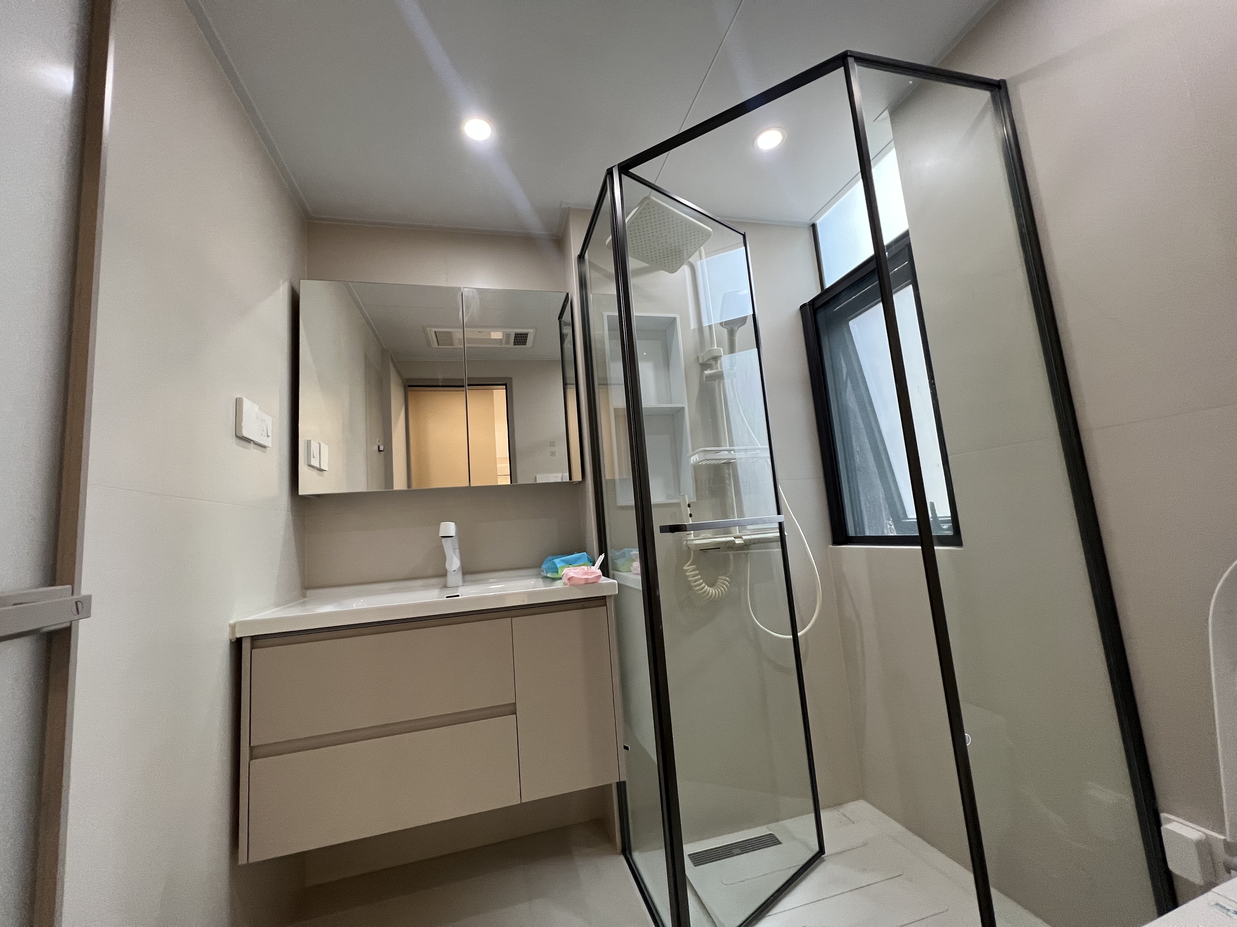 华强城 3室2厅2卫 135.00m&sup2;