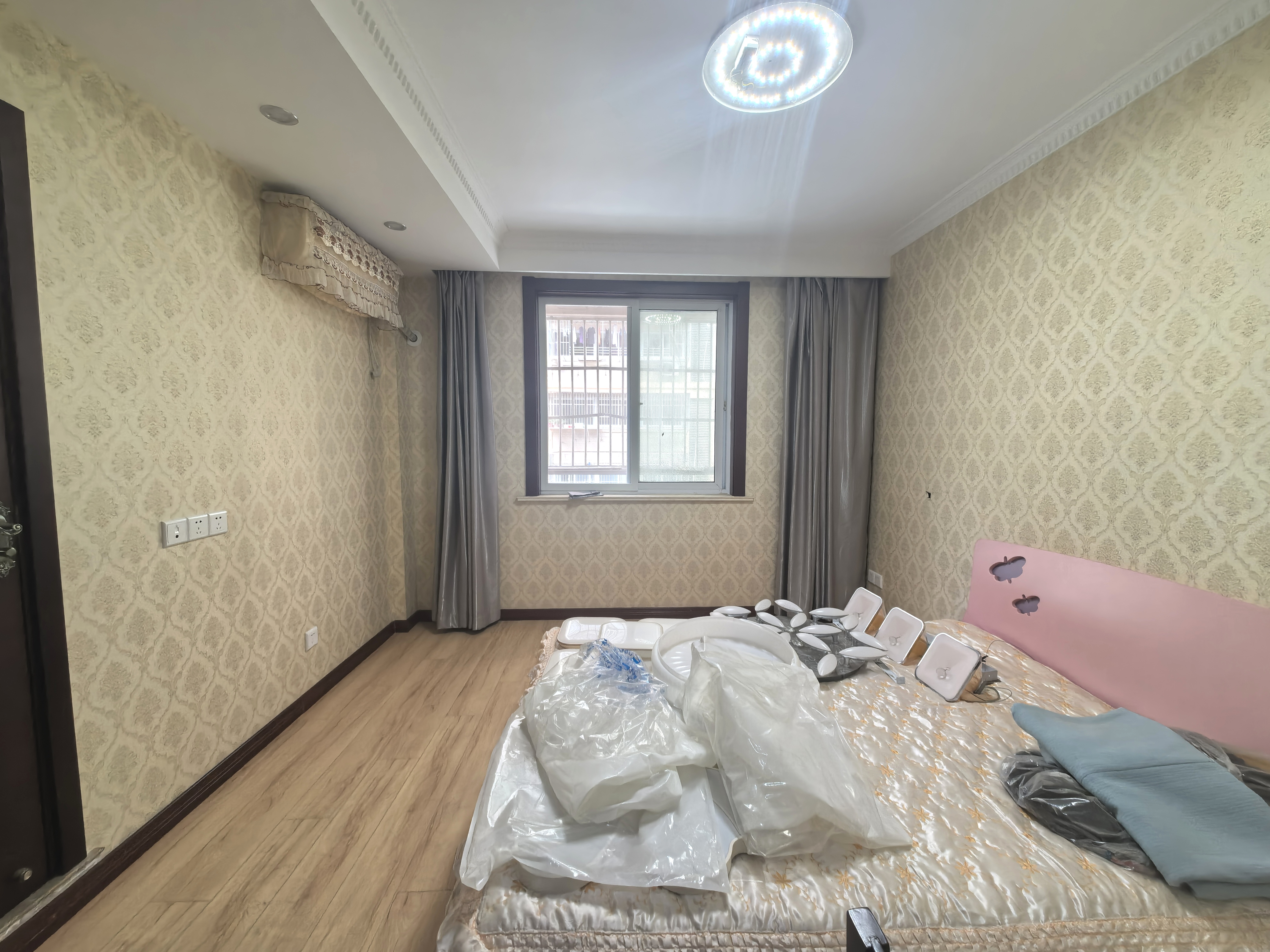 盛唐公寓 3室2厅2卫 144.57m&sup2;