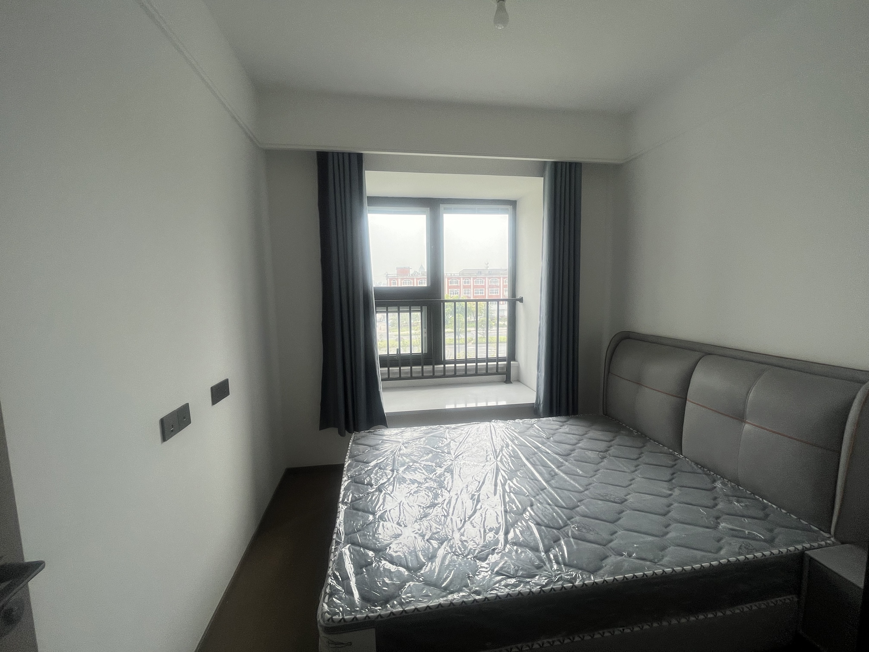 中铁逸都 3室2厅1卫 116m&sup2;
