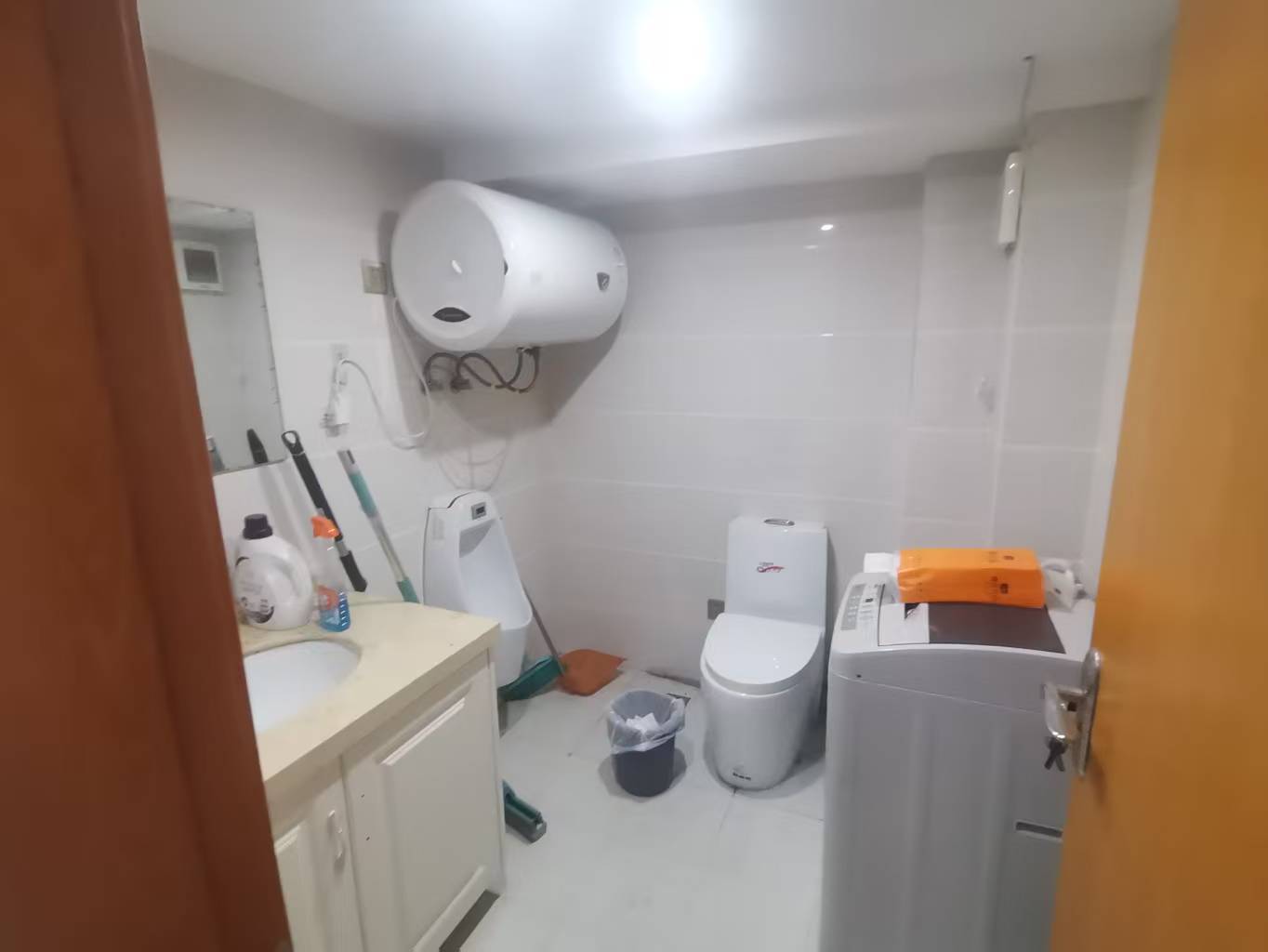 恒隆国际 2室1厅1卫 70m&sup2;