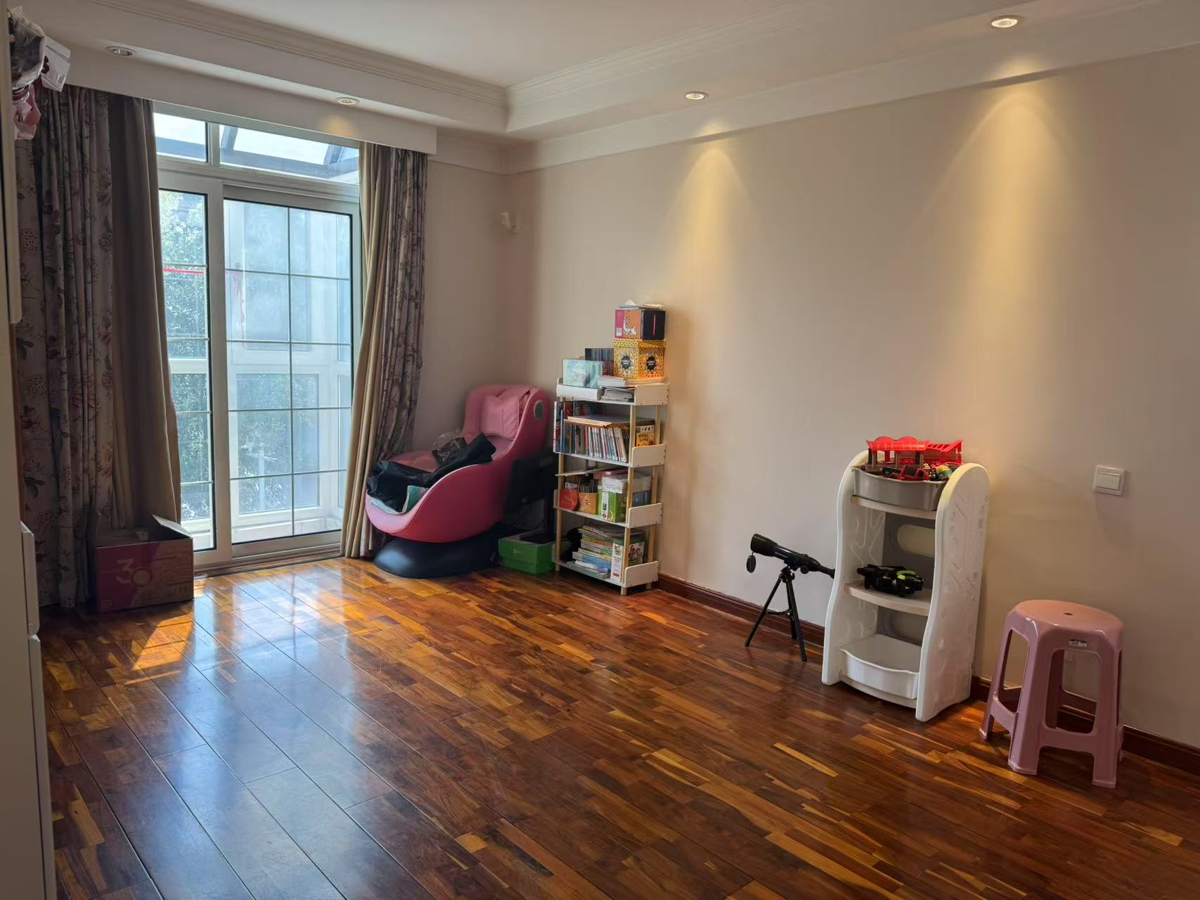 优山美地花园南区 5室2厅3卫 310.00m&sup2;