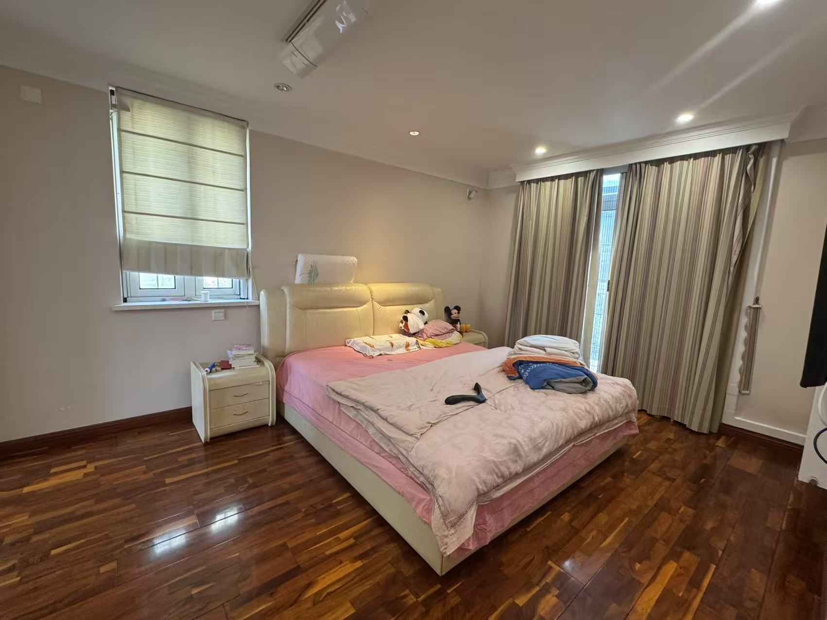 优山美地花园南区 5室2厅3卫 310.00m&sup2;