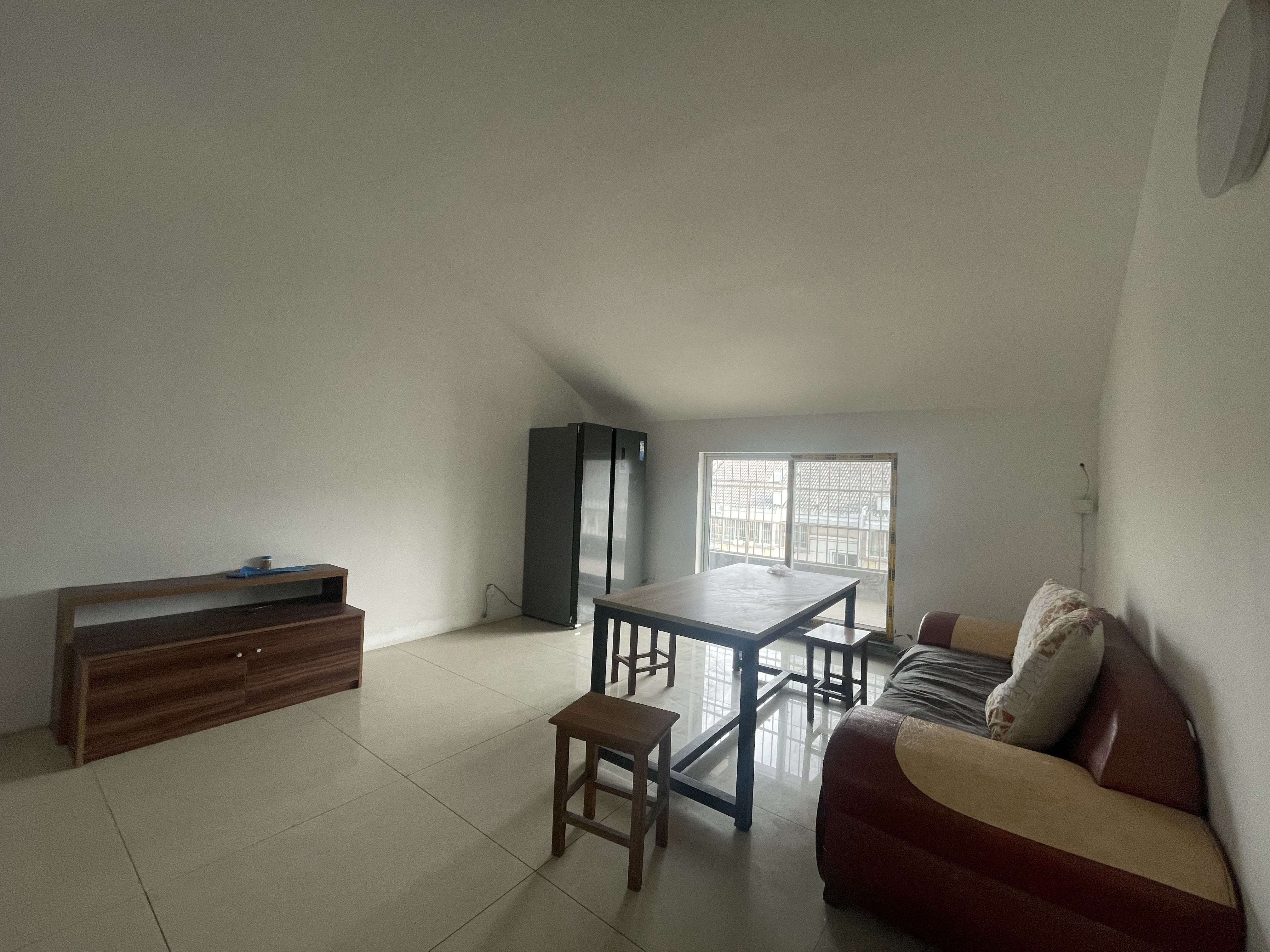 越江新村 2室厅卫 86m&sup2;