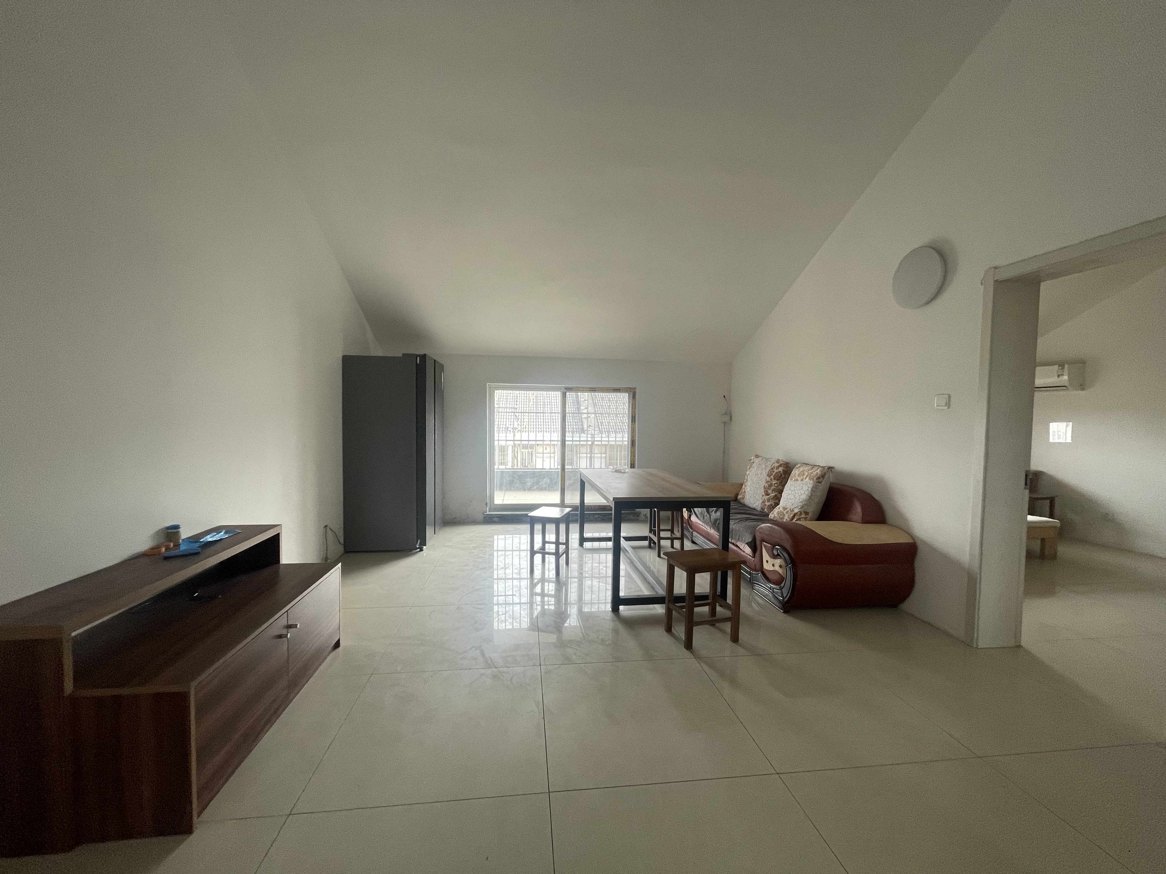 越江新村 2室厅卫 86m&sup2;