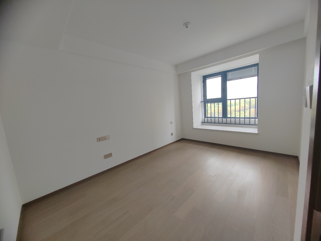 卓越府 3室1厅1卫 100.01m&sup2;