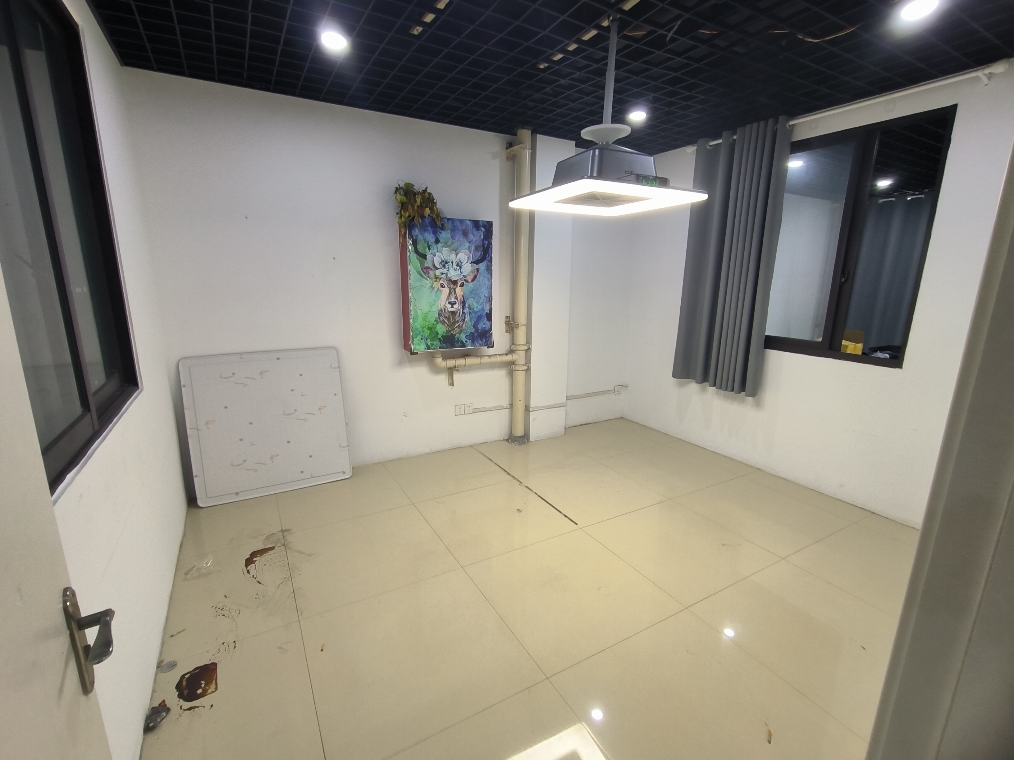 颐景苑 1室1厅1卫 180m&sup2;