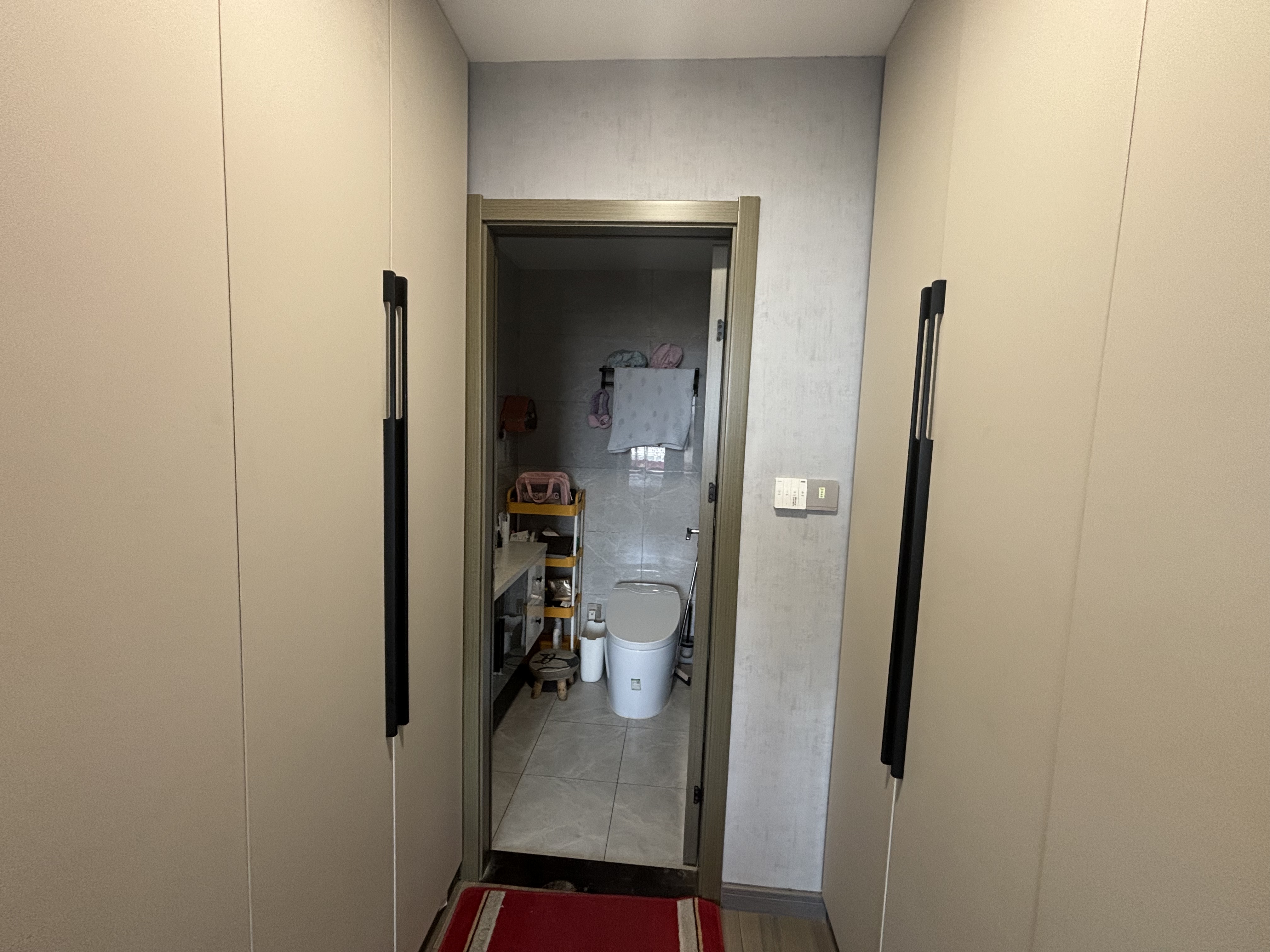 天霞苑 3室2厅2卫 137m&sup2;