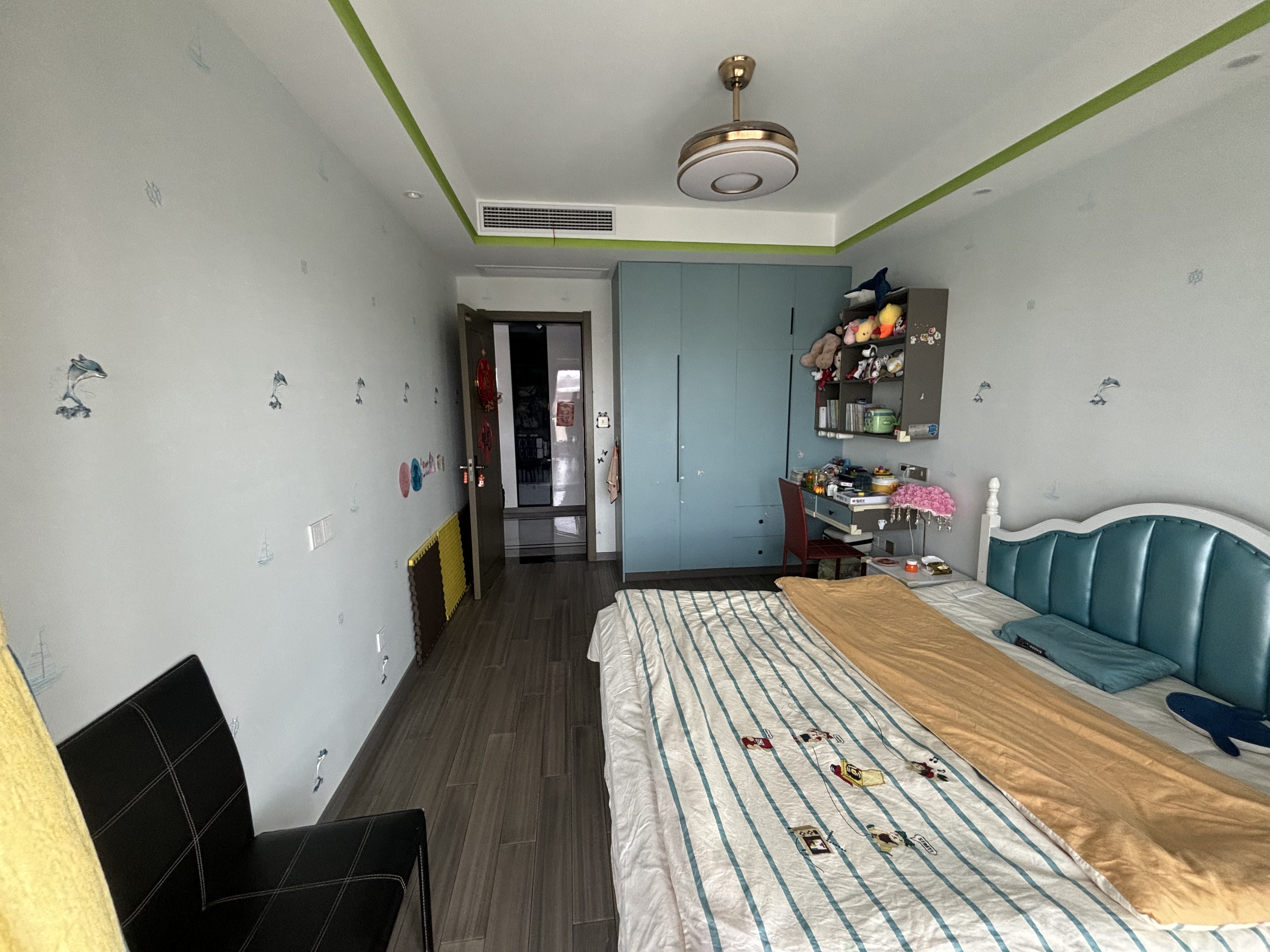 天霞苑 3室2厅2卫 137m&sup2;