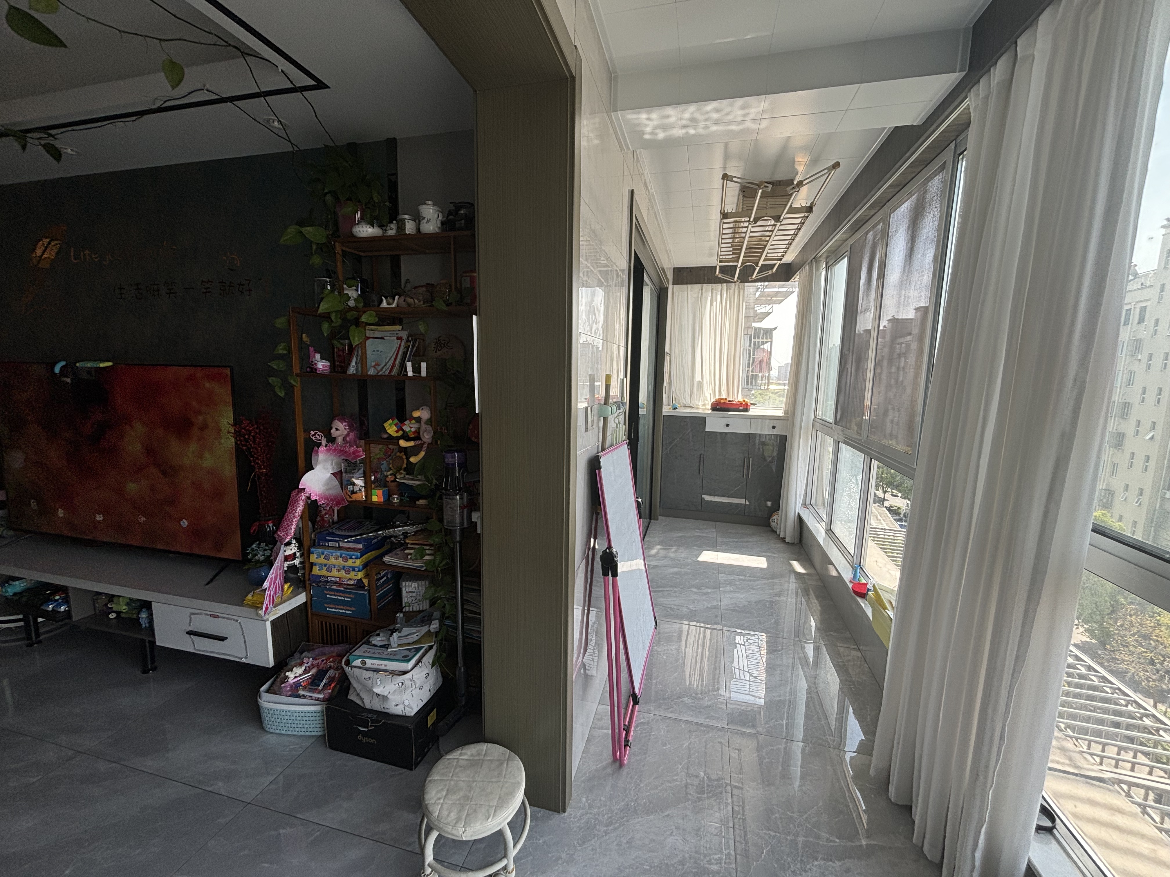 天霞苑 3室2厅2卫 137m&sup2;